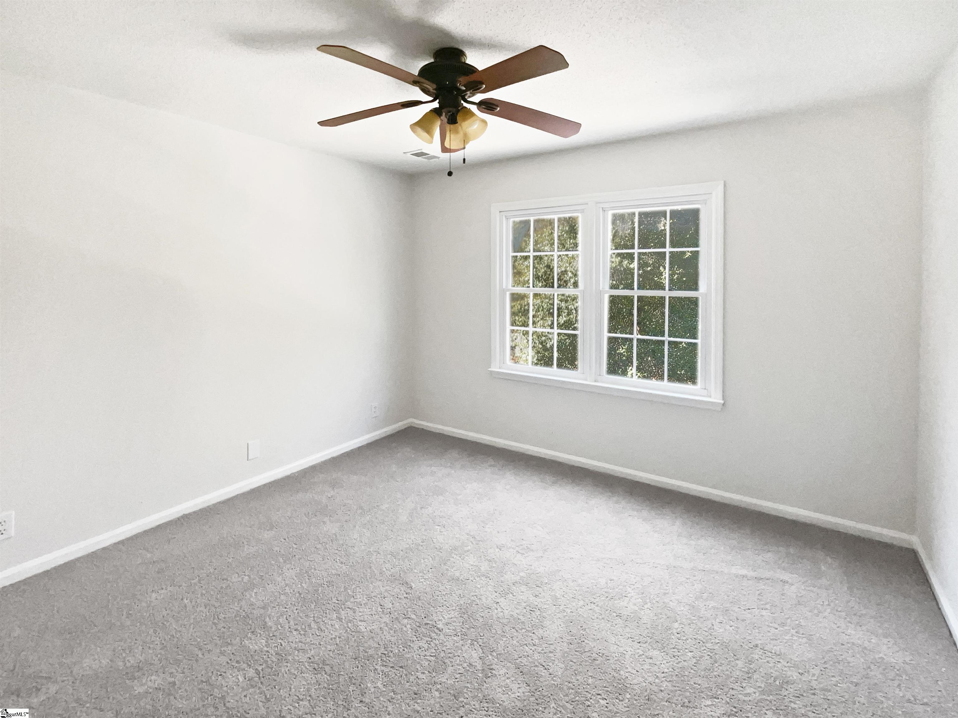 909 Burkshire Court Spartanburg, SC 29301