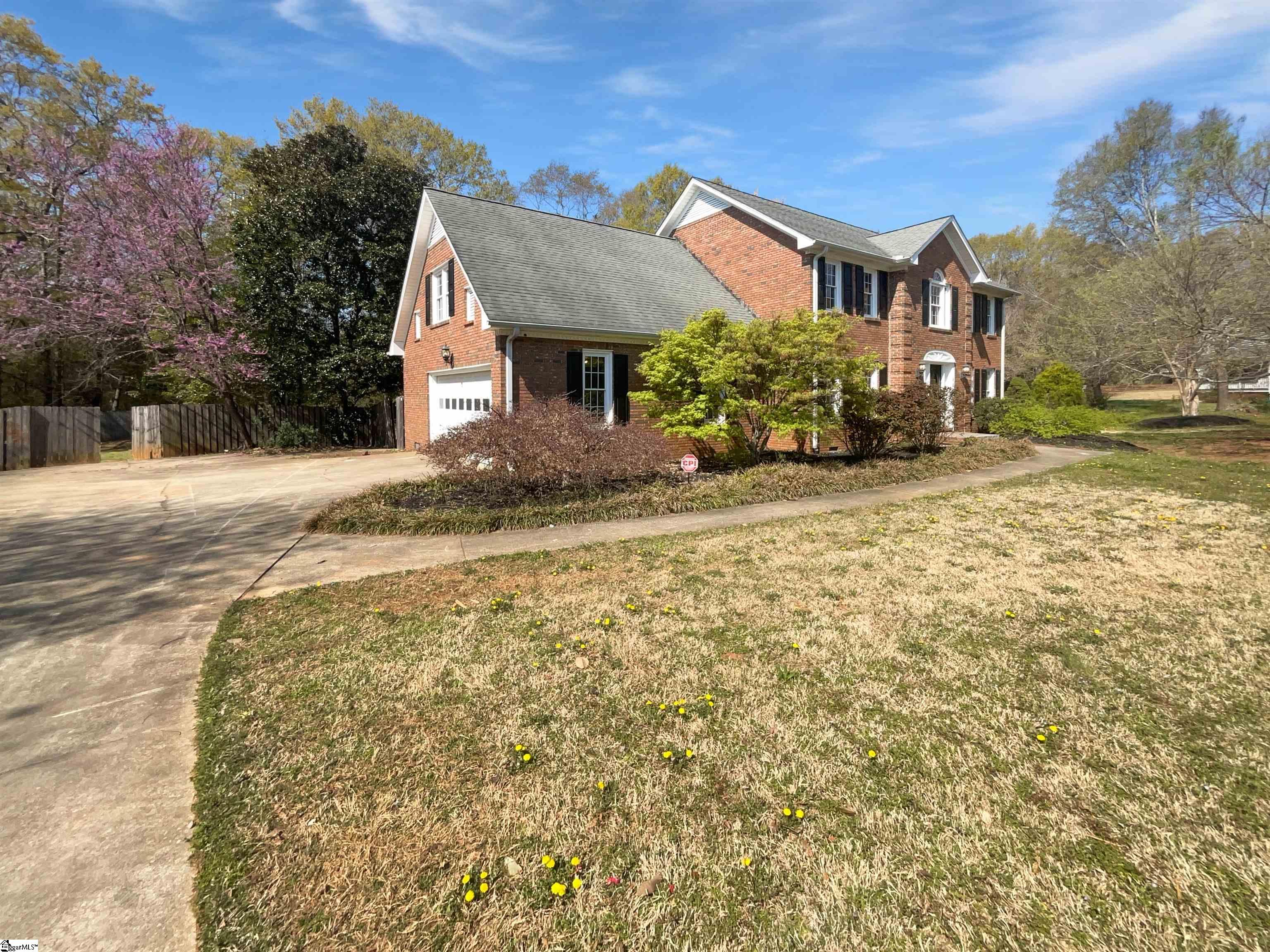 909 Burkshire Court Spartanburg, SC 29301