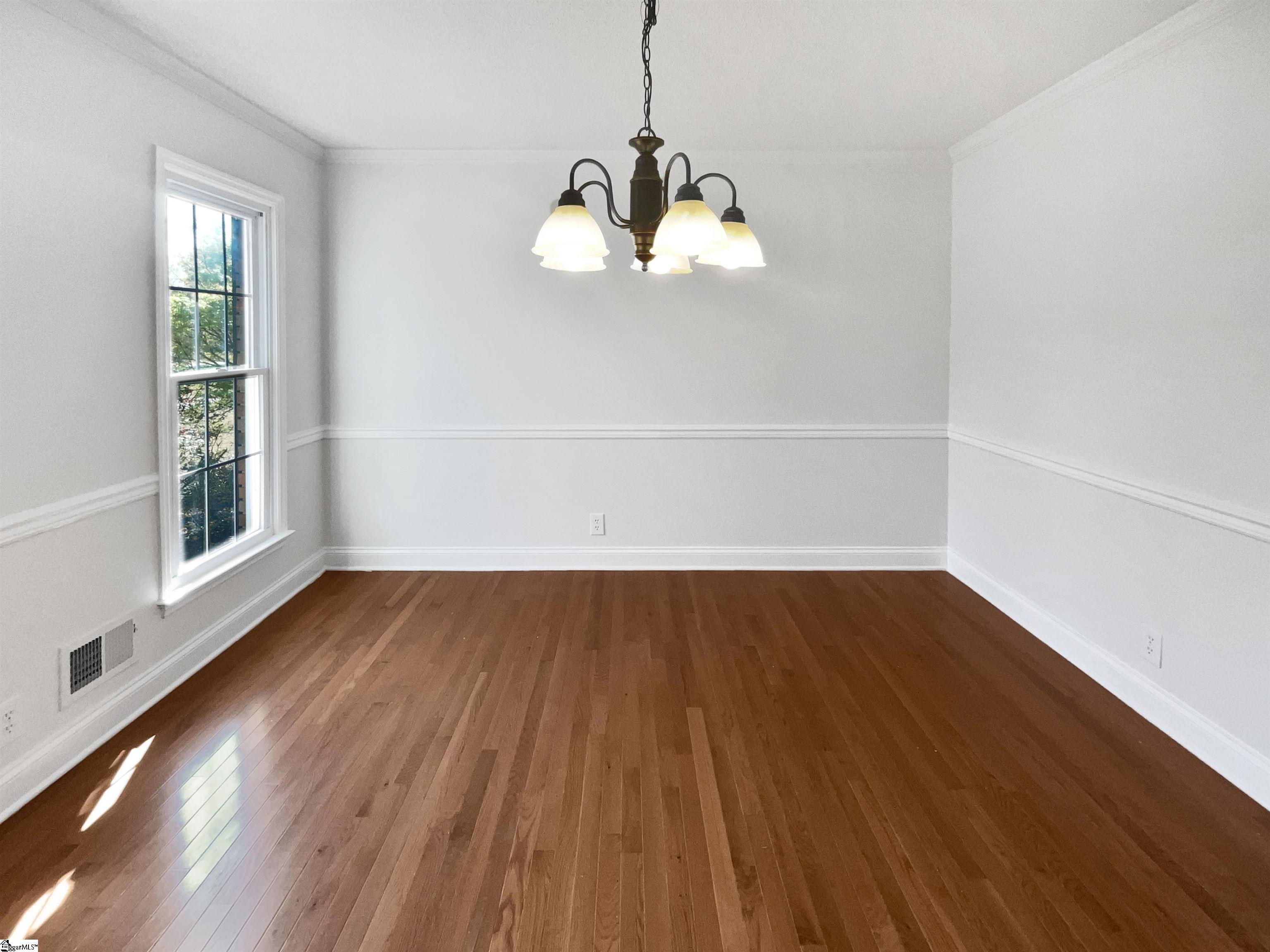 909 Burkshire Court Spartanburg, SC 29301