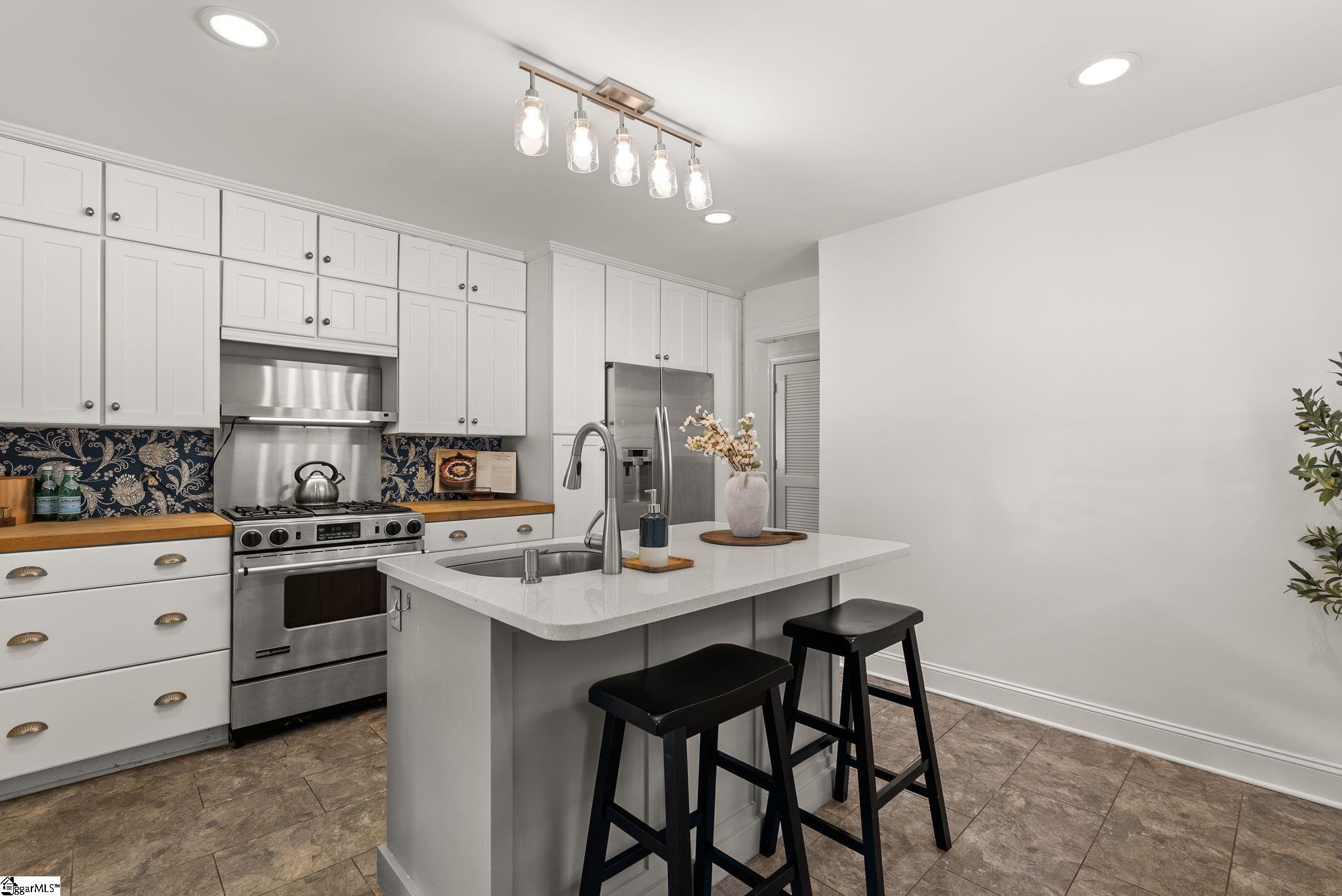 31 Rock Creek Drive Greenville, SC 29605