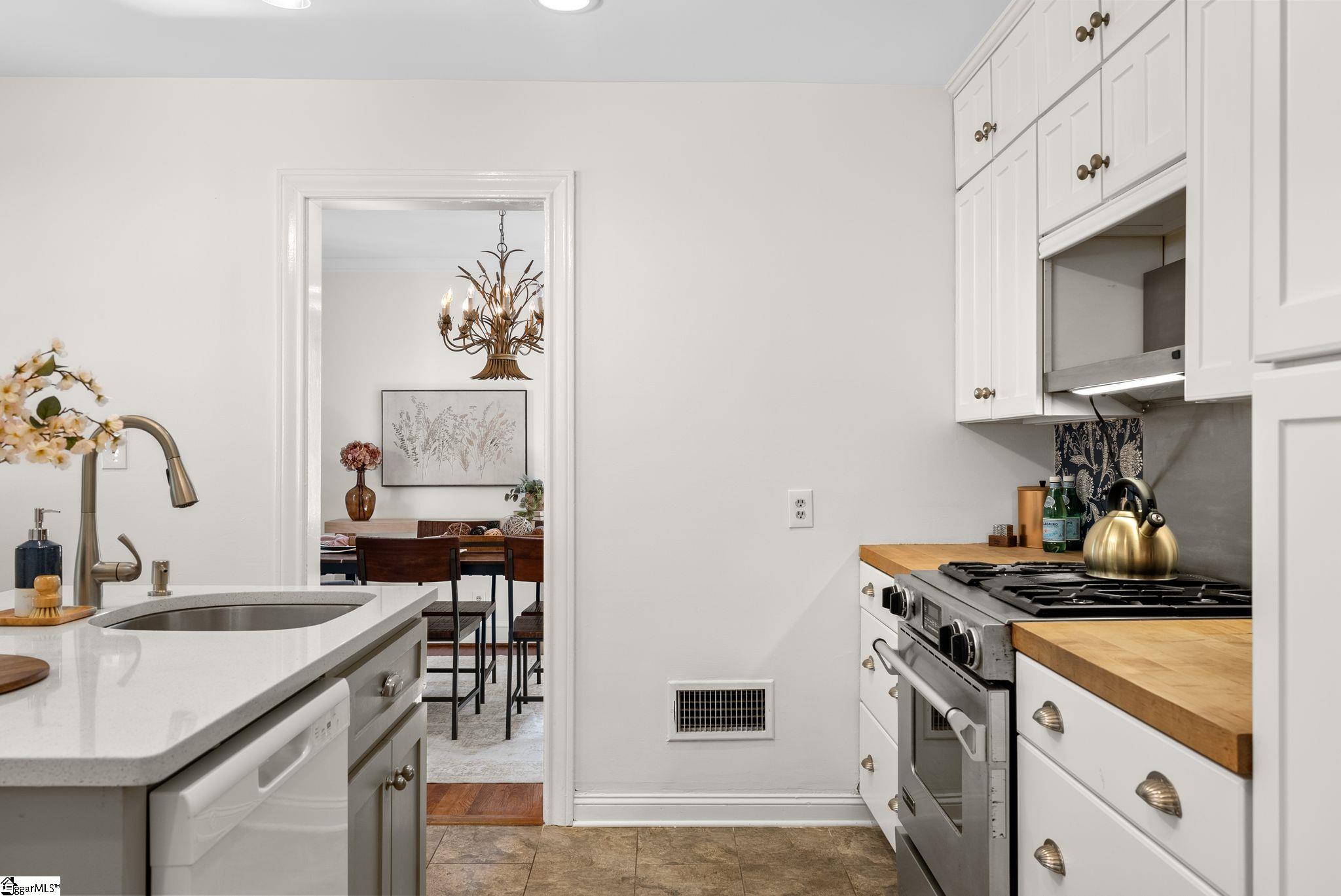 31 Rock Creek Drive Greenville, SC 29605