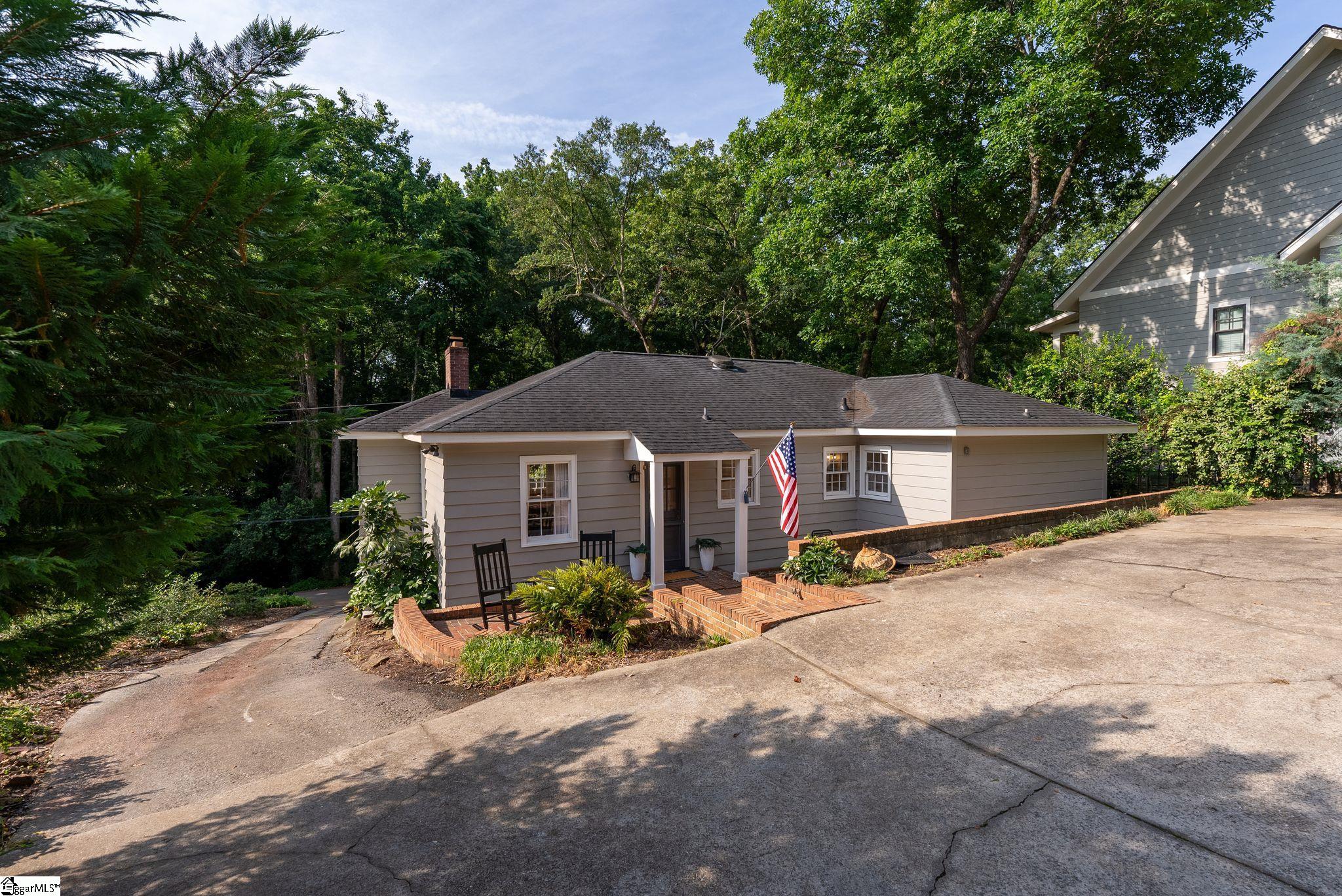31 Rock Creek Drive Greenville, SC 29605