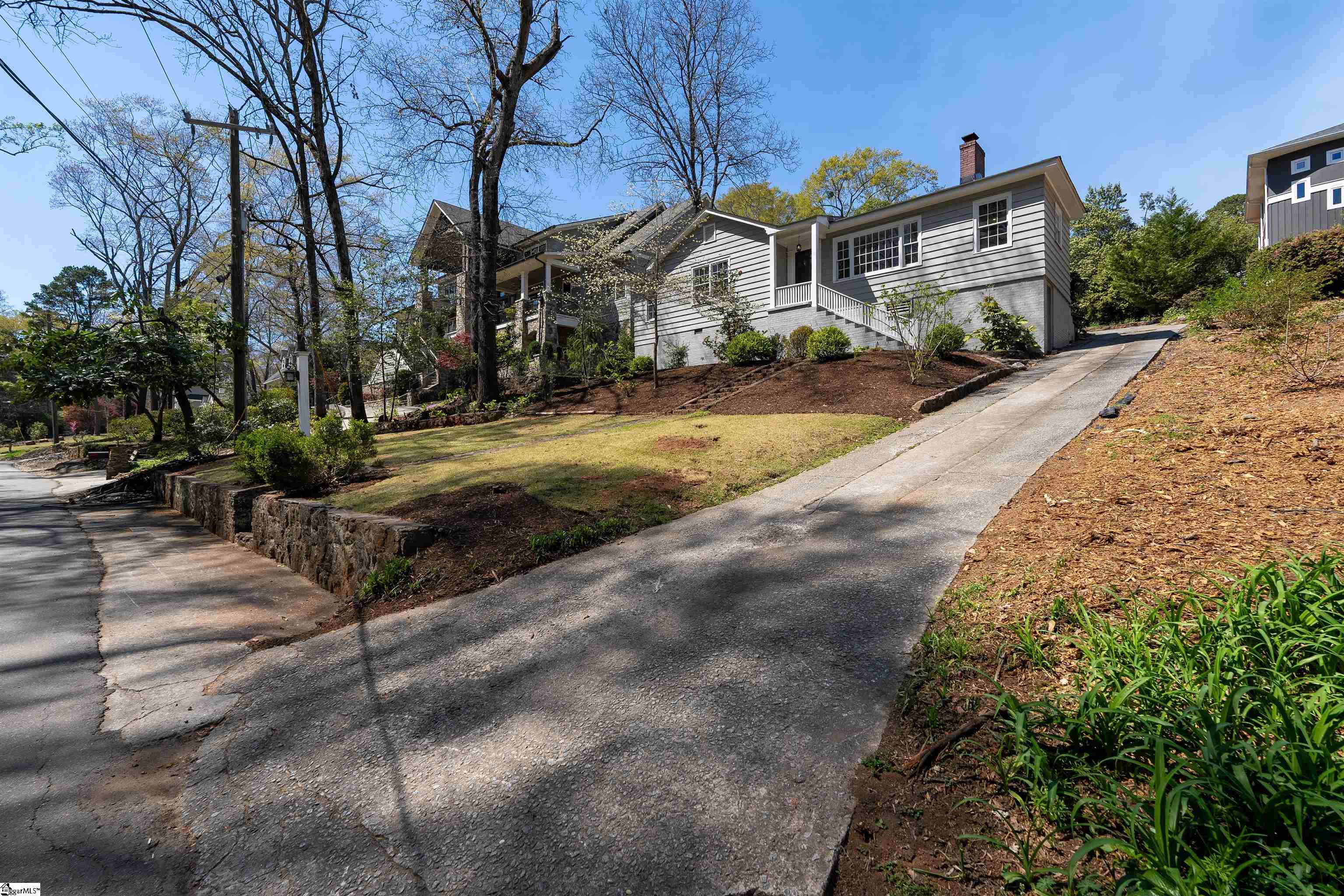 31 Rock Creek Drive Greenville, SC 29605