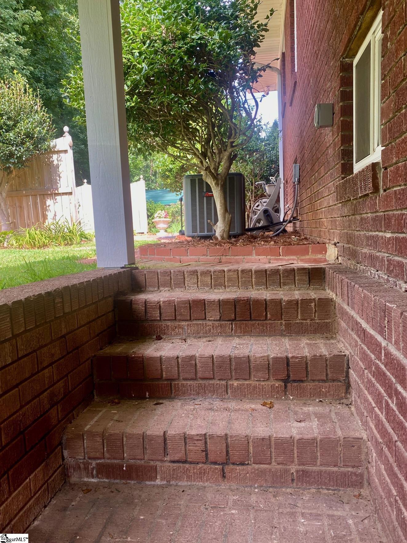 303 W Belvue Road Greenville, SC 29609-1610