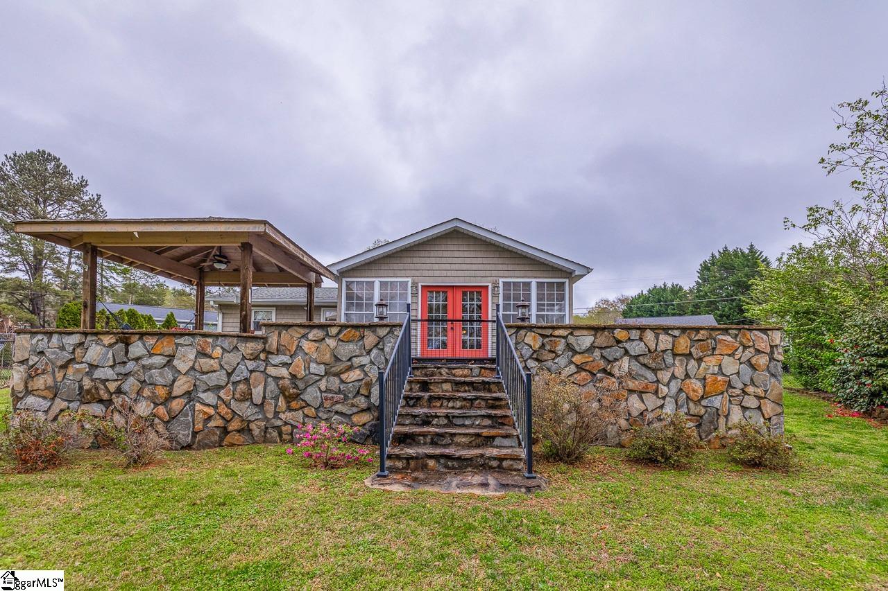 423 Coggins Shore Road Inman, SC 29349