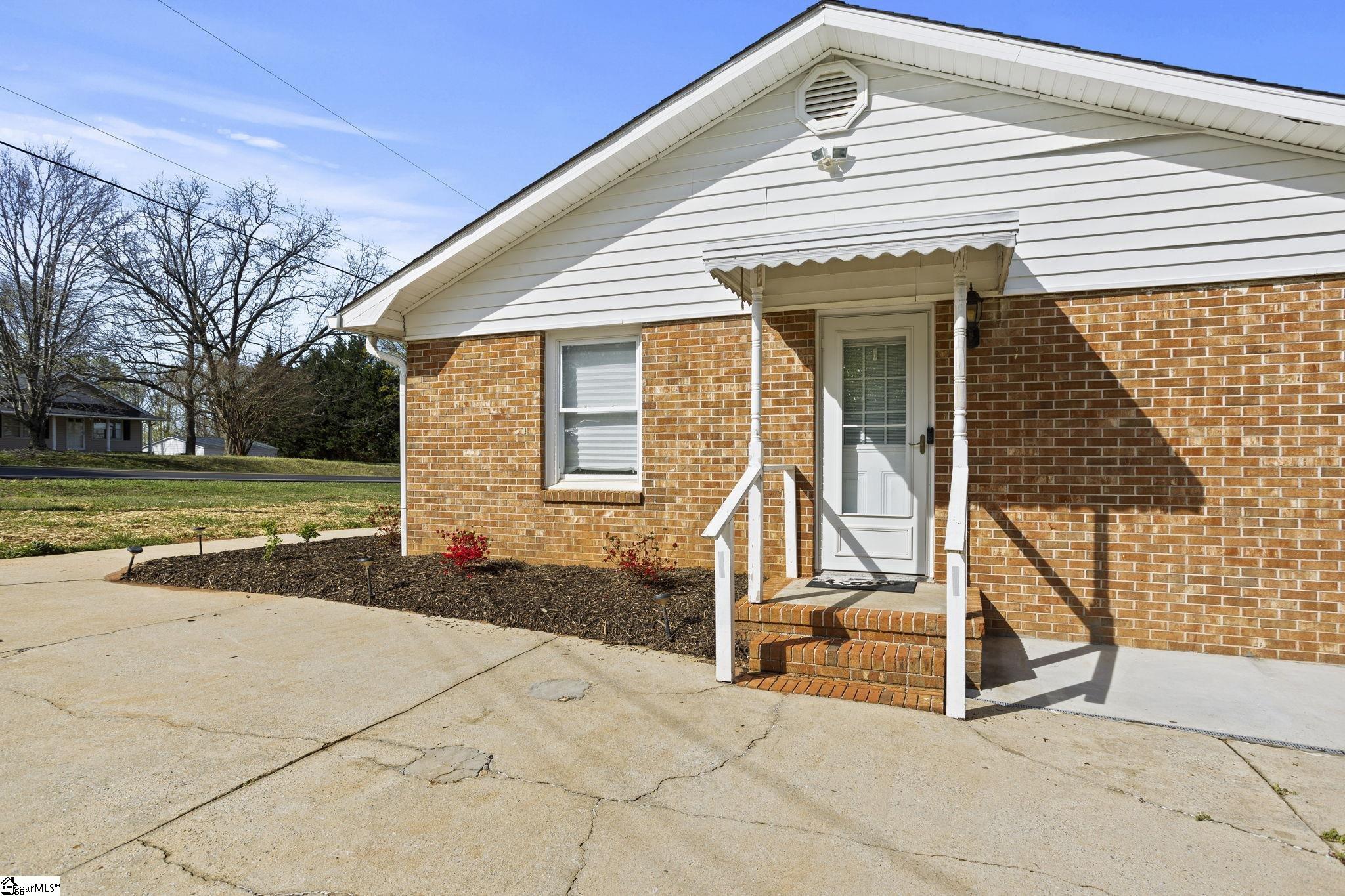 2442 Fews Bridge Road Greer, SC 29651