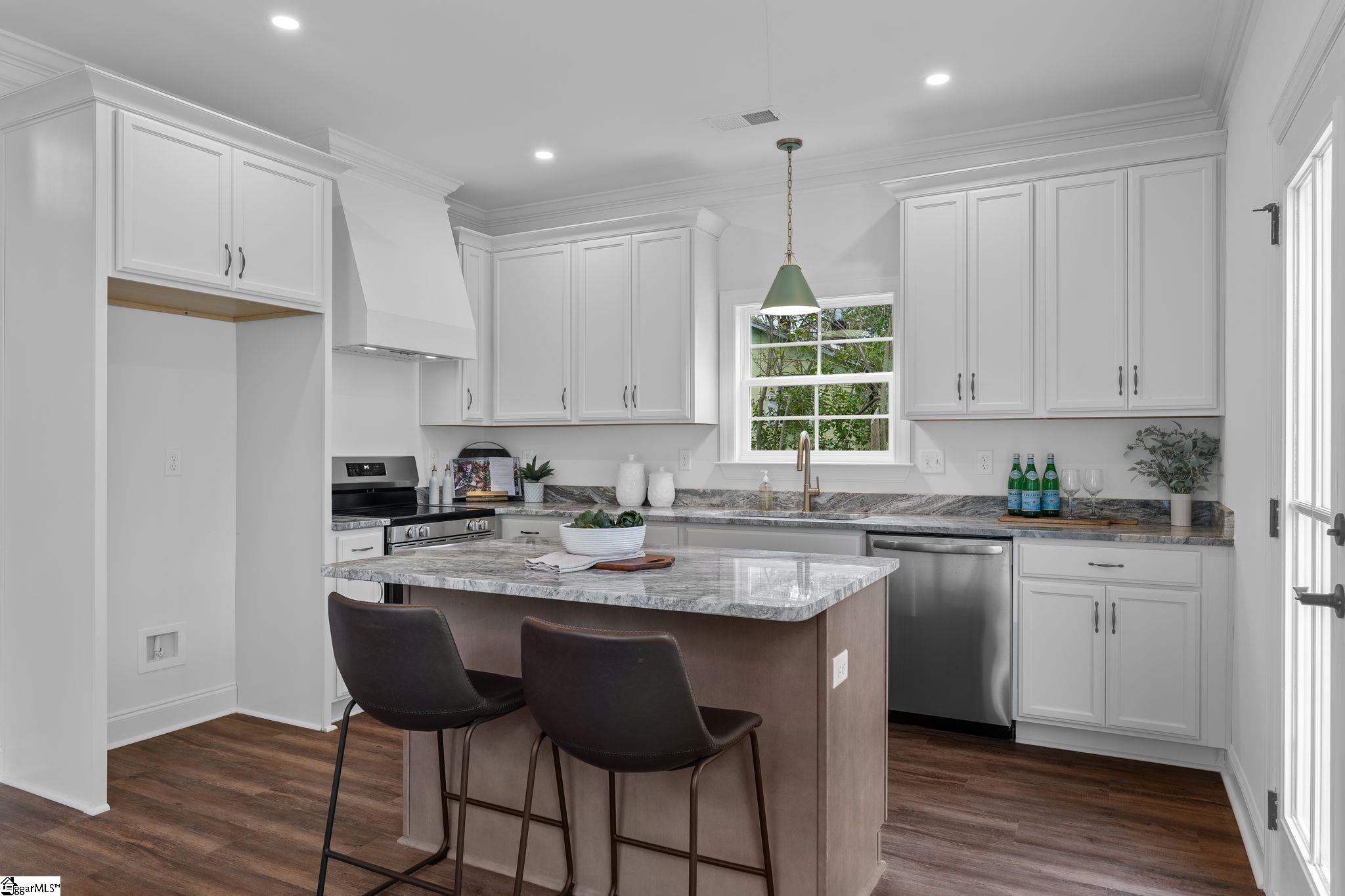 28 Apopka Avenue Greenville, SC 29609