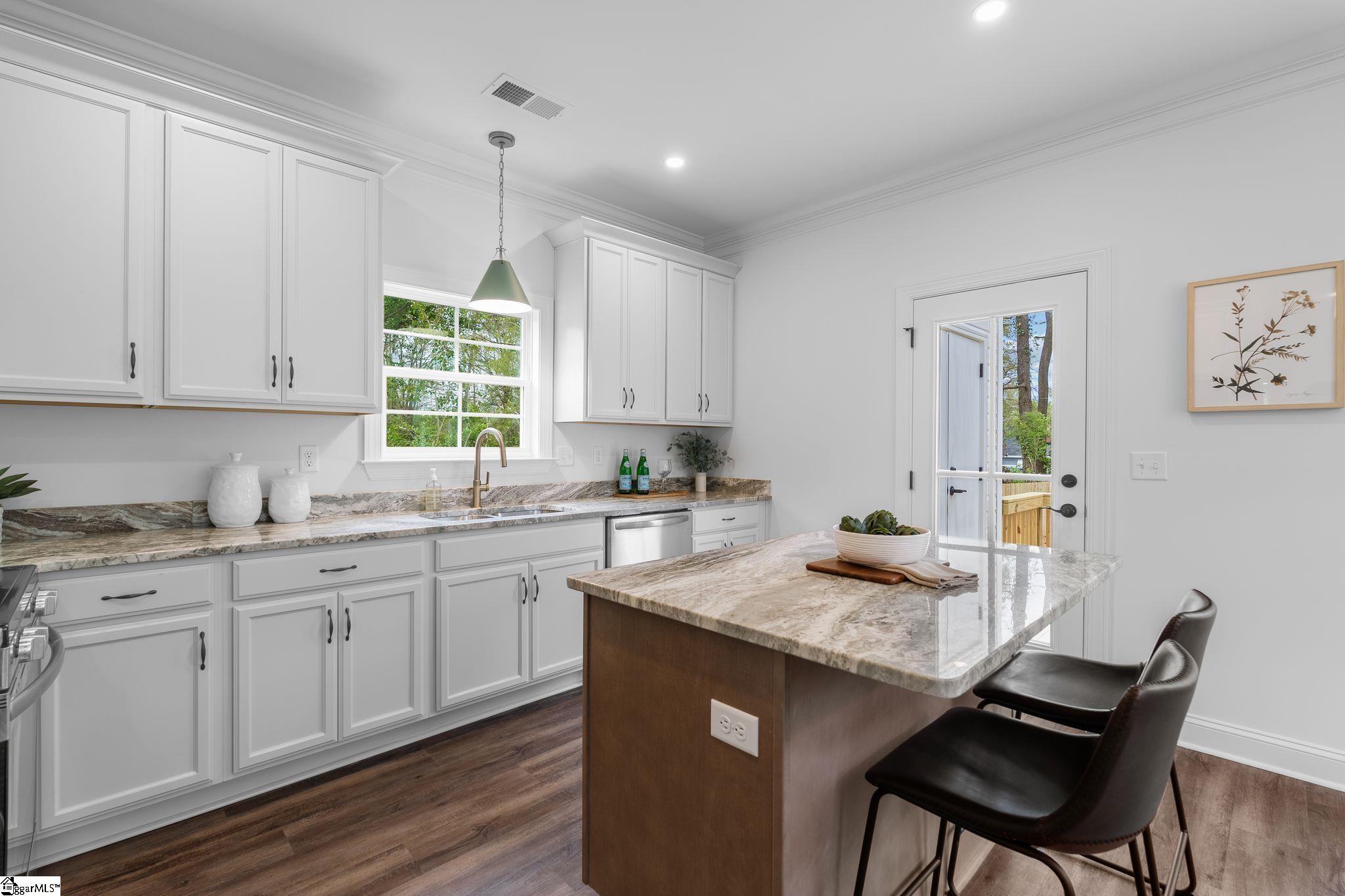 28 Apopka Avenue Greenville, SC 29609