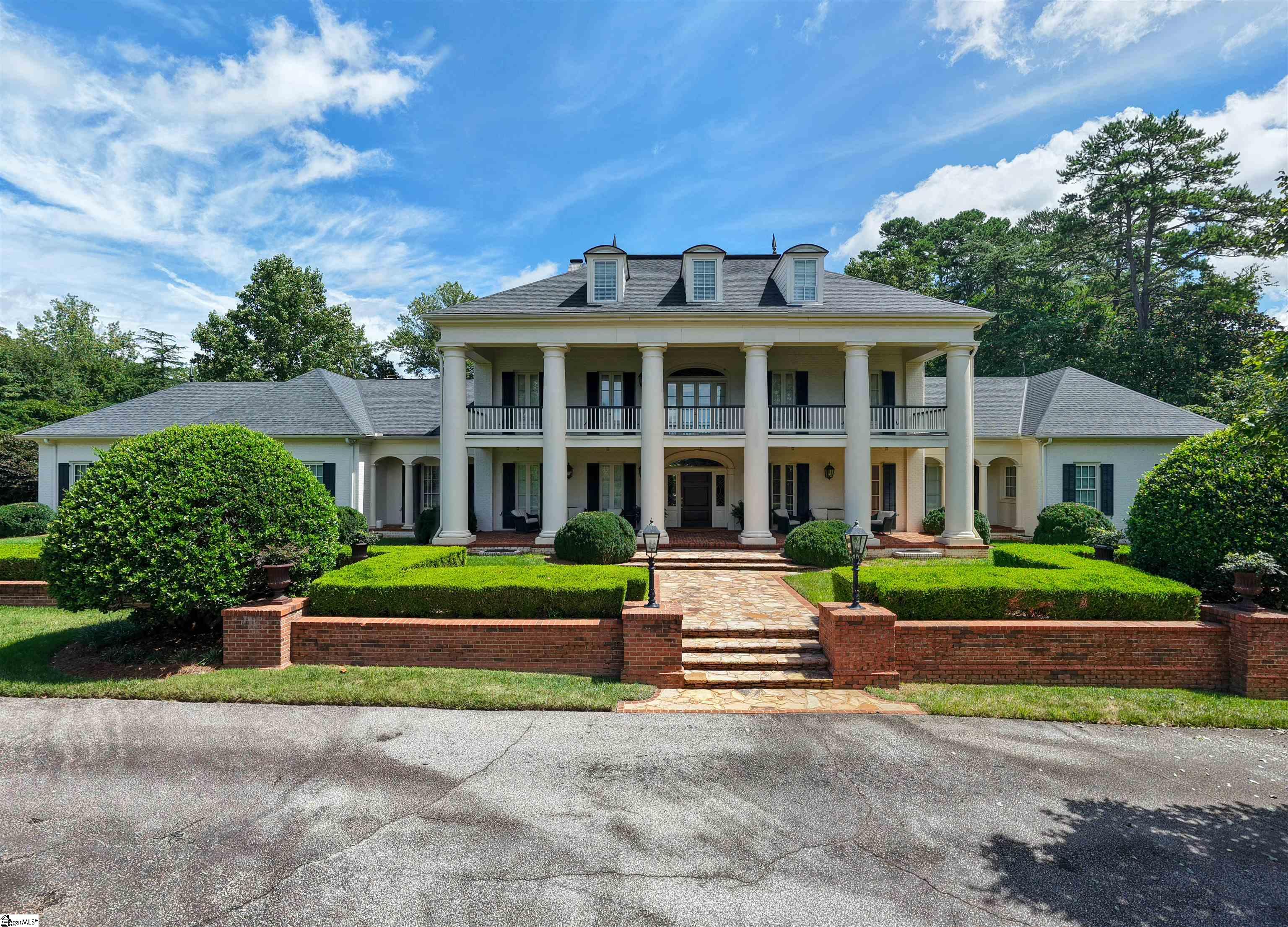 1912 Roe Ford Road Greenville, SC 29617