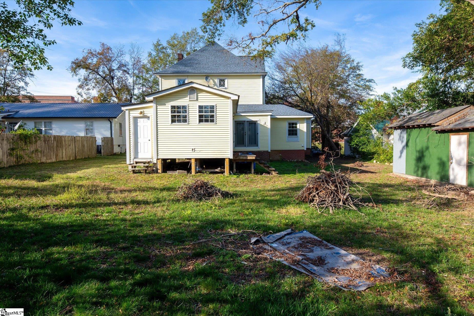 222 E Creswell Avenue Greenwood, SC 29646