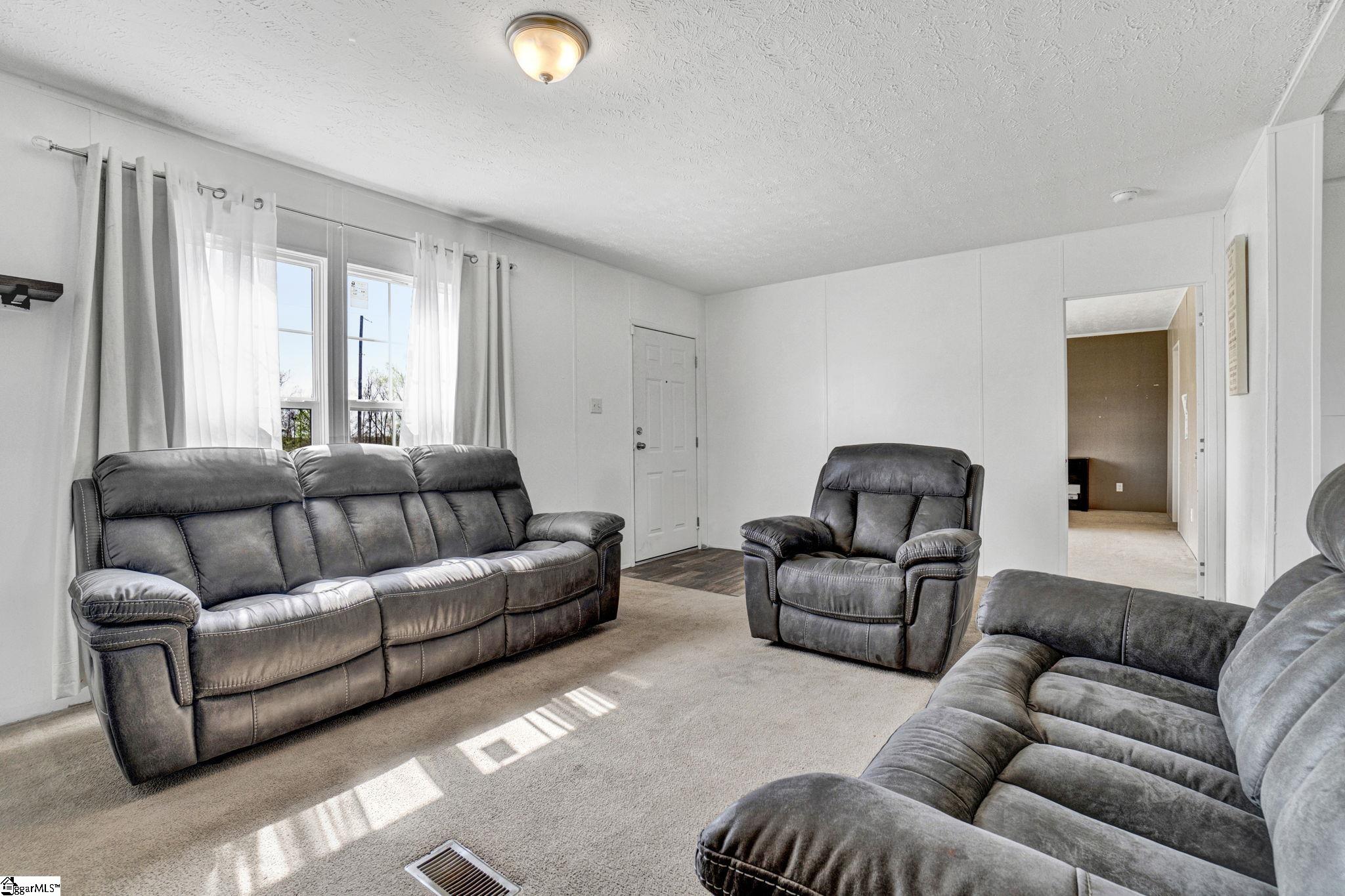 4600 Peachtree Road Chesnee, SC 29323