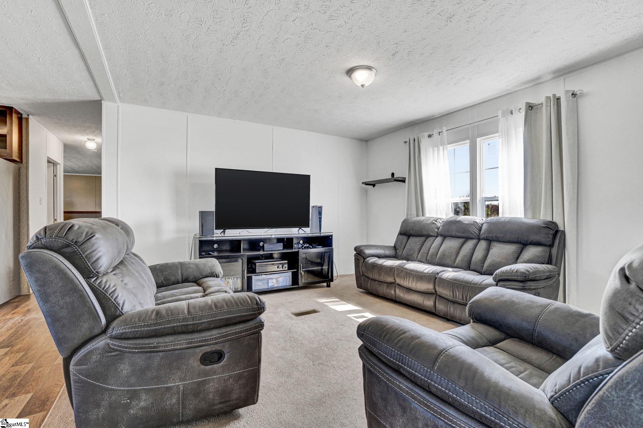 4600 Peachtree Road Chesnee, SC 29323