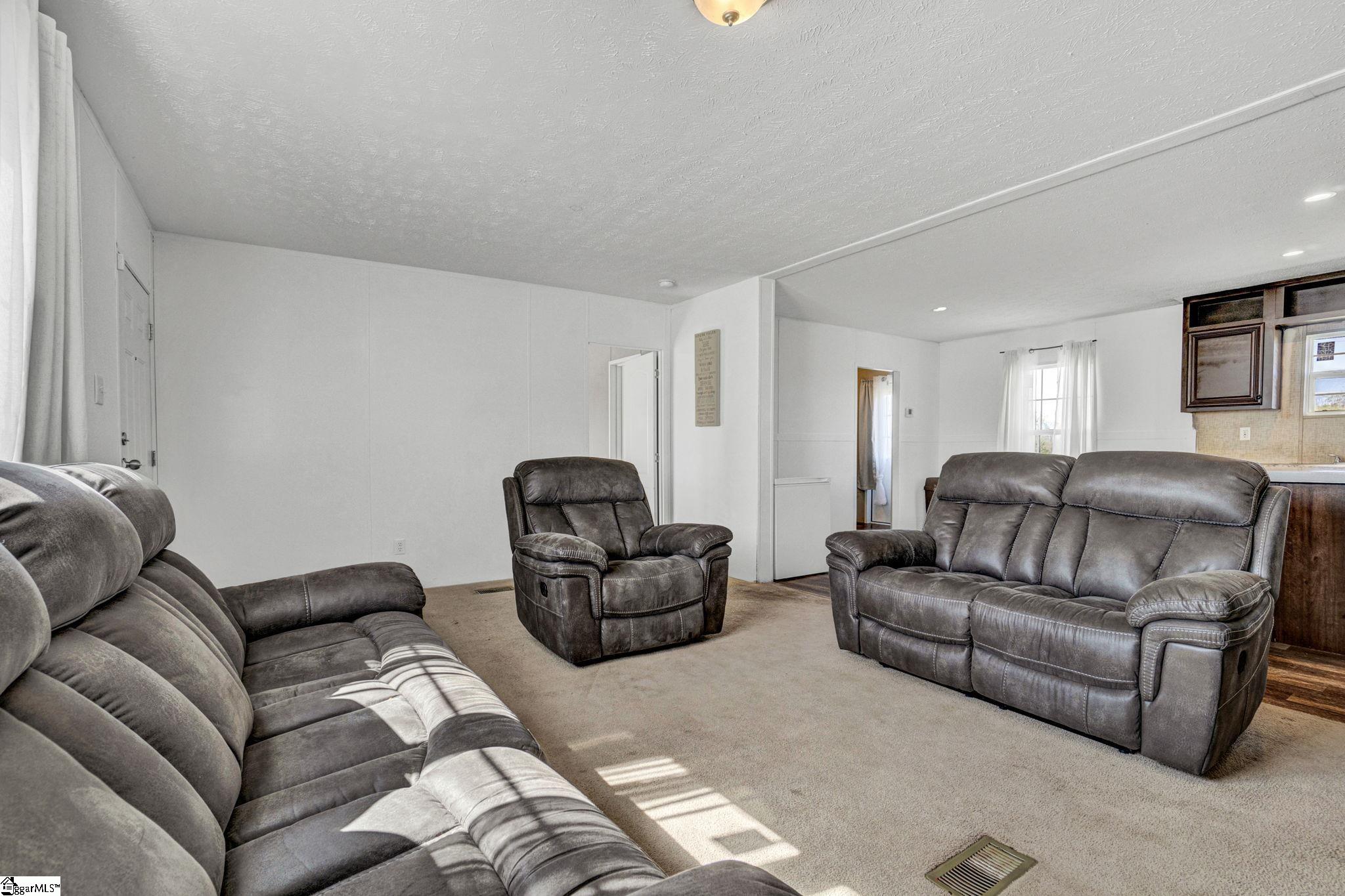 4600 Peachtree Road Chesnee, SC 29323