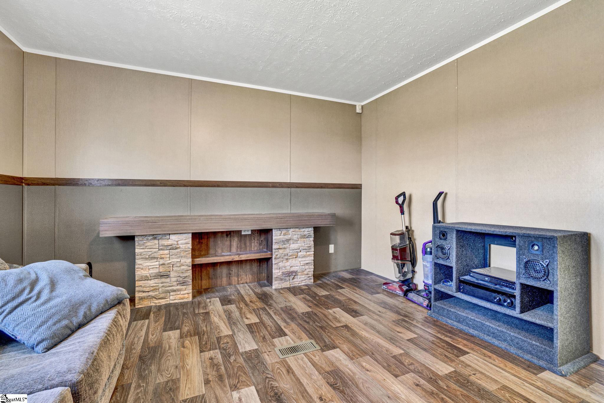 4600 Peachtree Road Chesnee, SC 29323