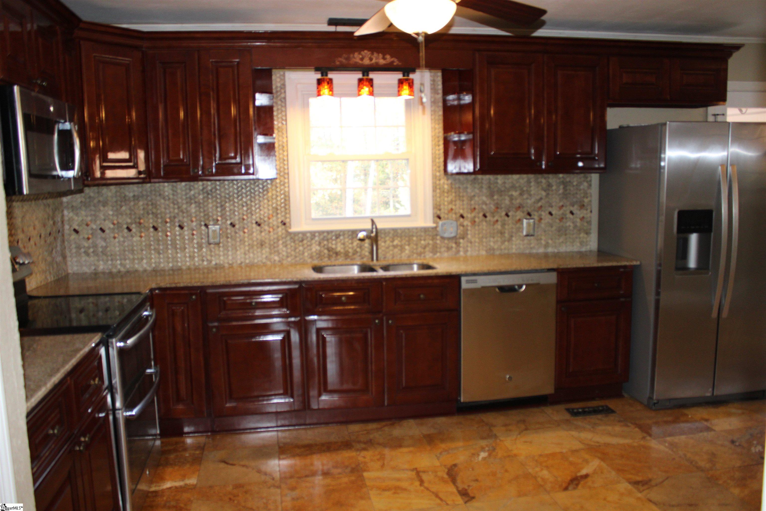427 Fairhaven Drive Taylors, SC 29687