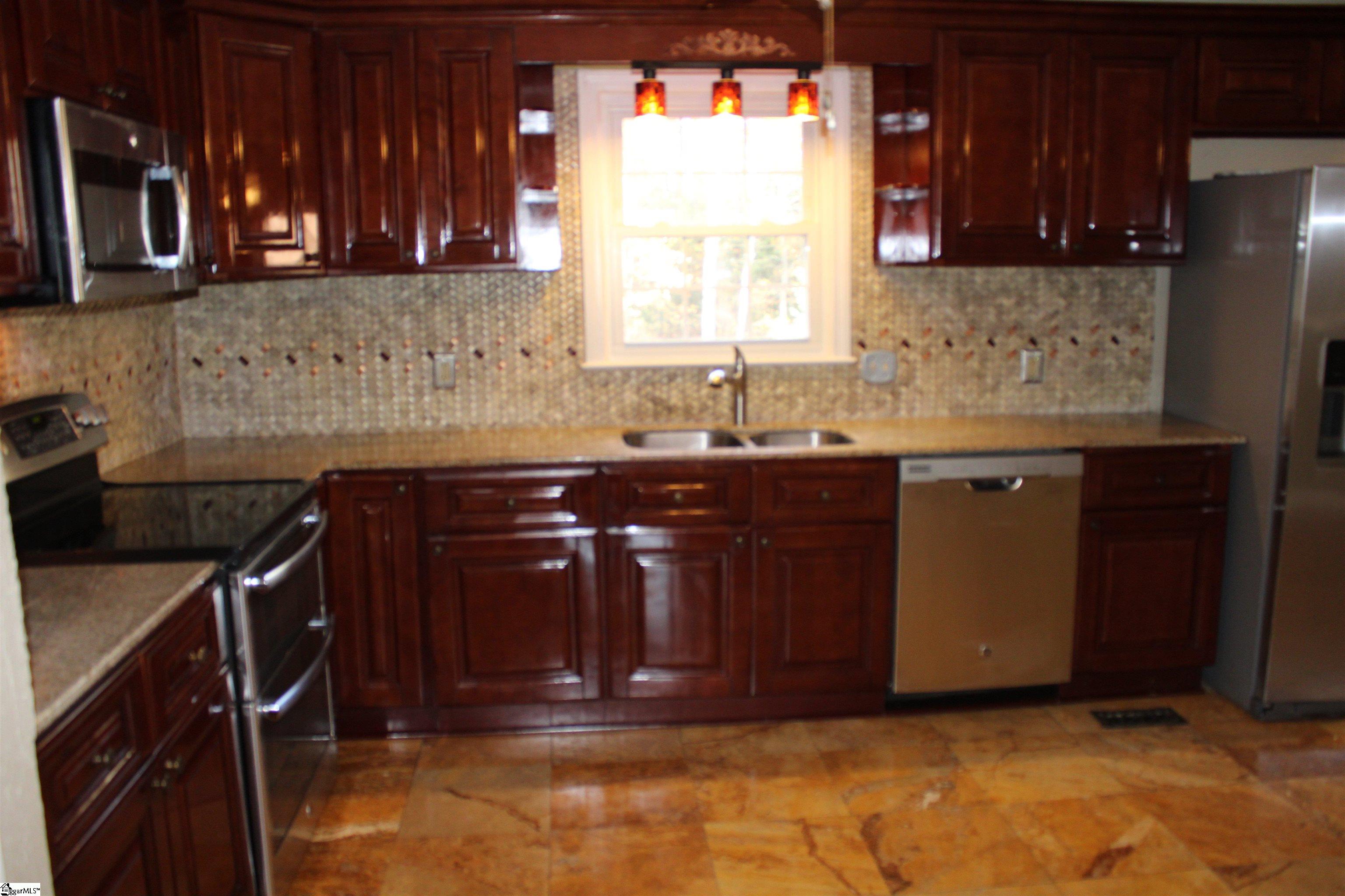 427 Fairhaven Drive Taylors, SC 29687