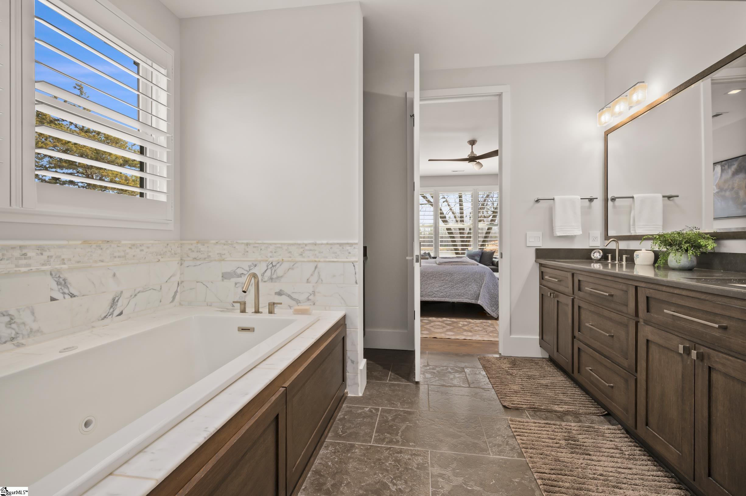 984 Mapleton Lane Columbus, NC 28722-0138