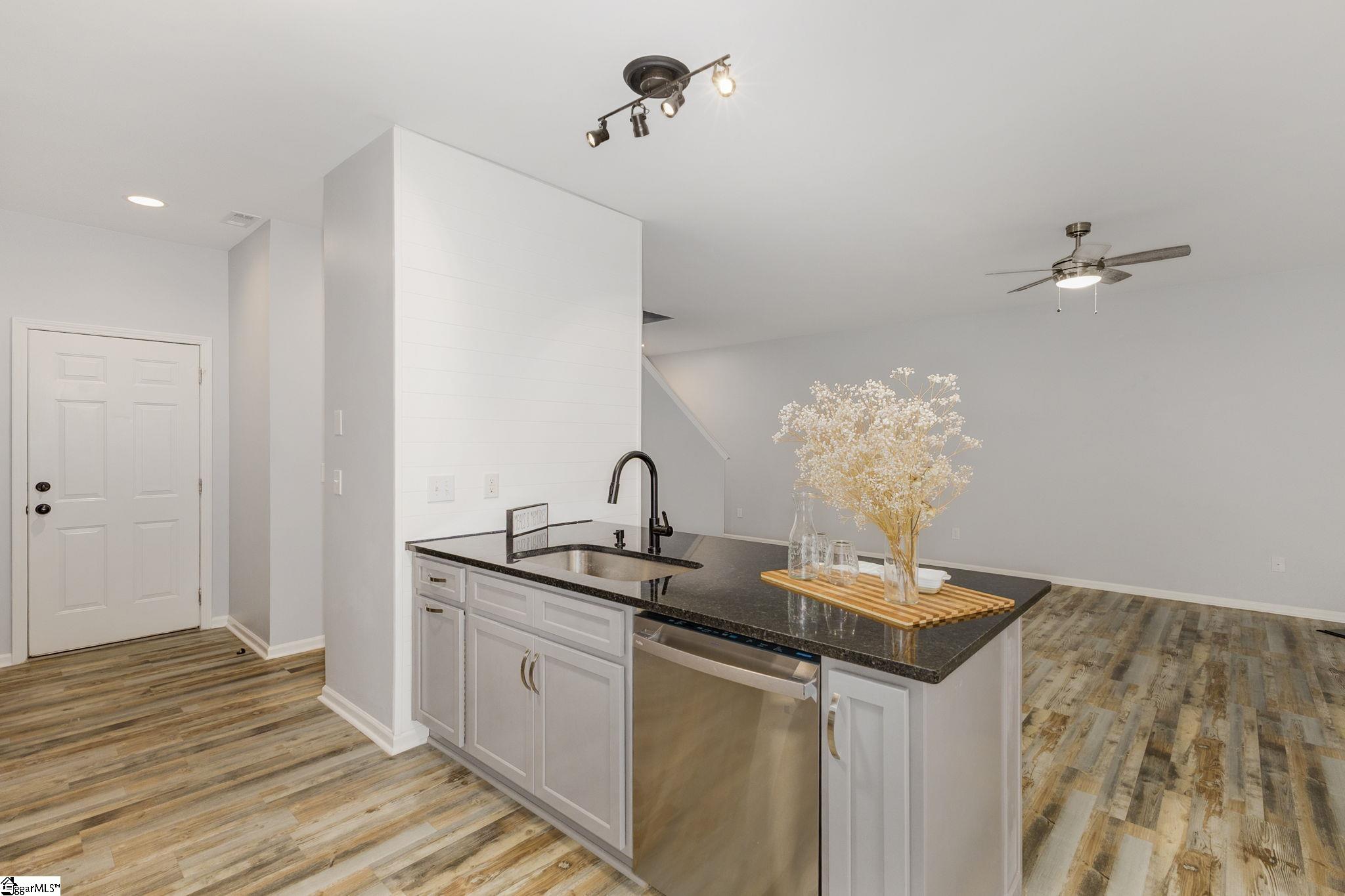 101 Pin Oak Court Easley, SC 29642