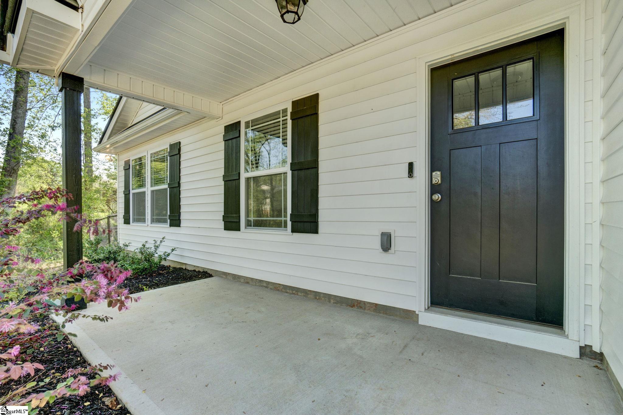 9 Willow Pines Court Spartanburg, SC 29303