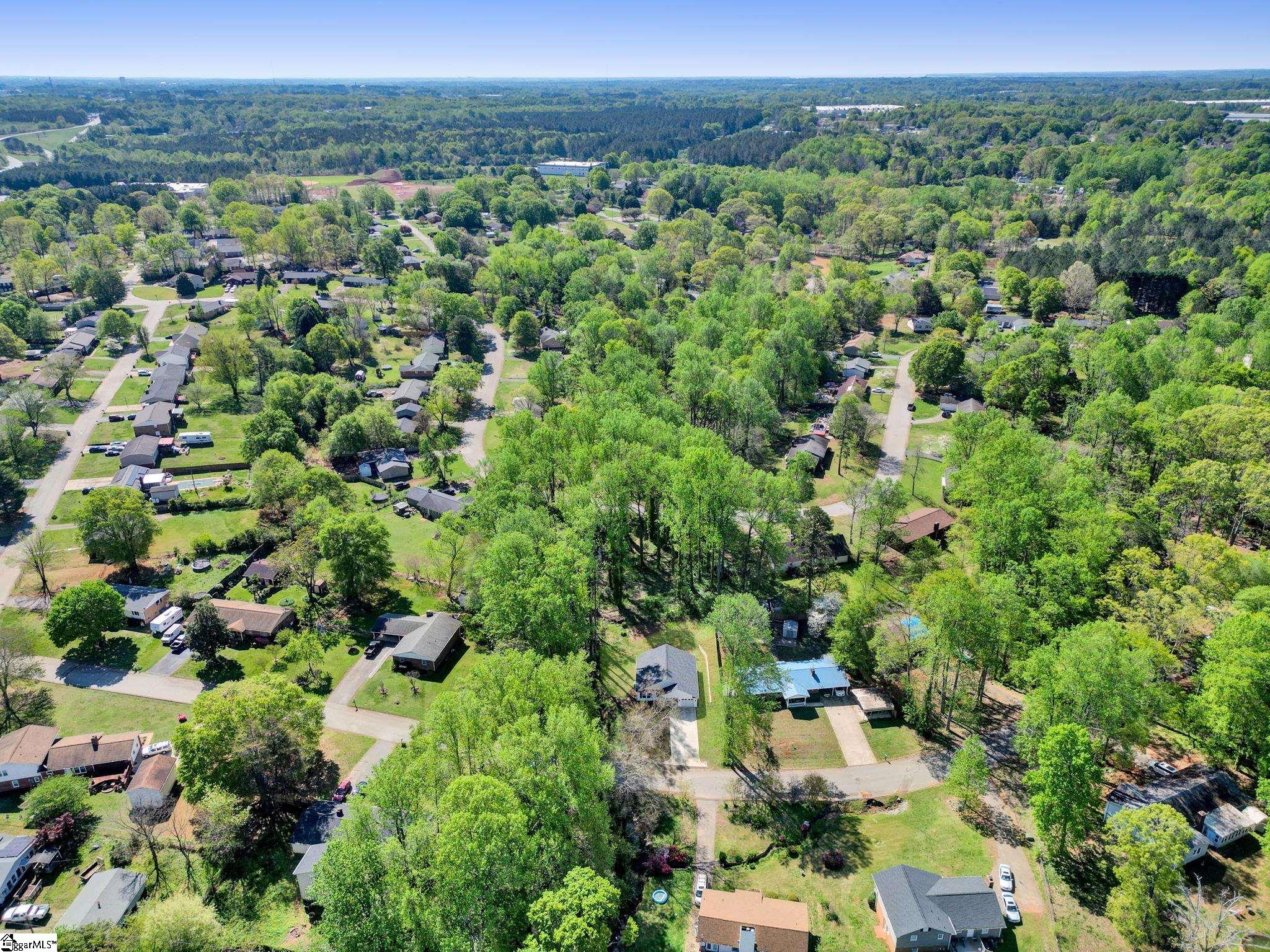 9 Willow Pines Court Spartanburg, SC 29303