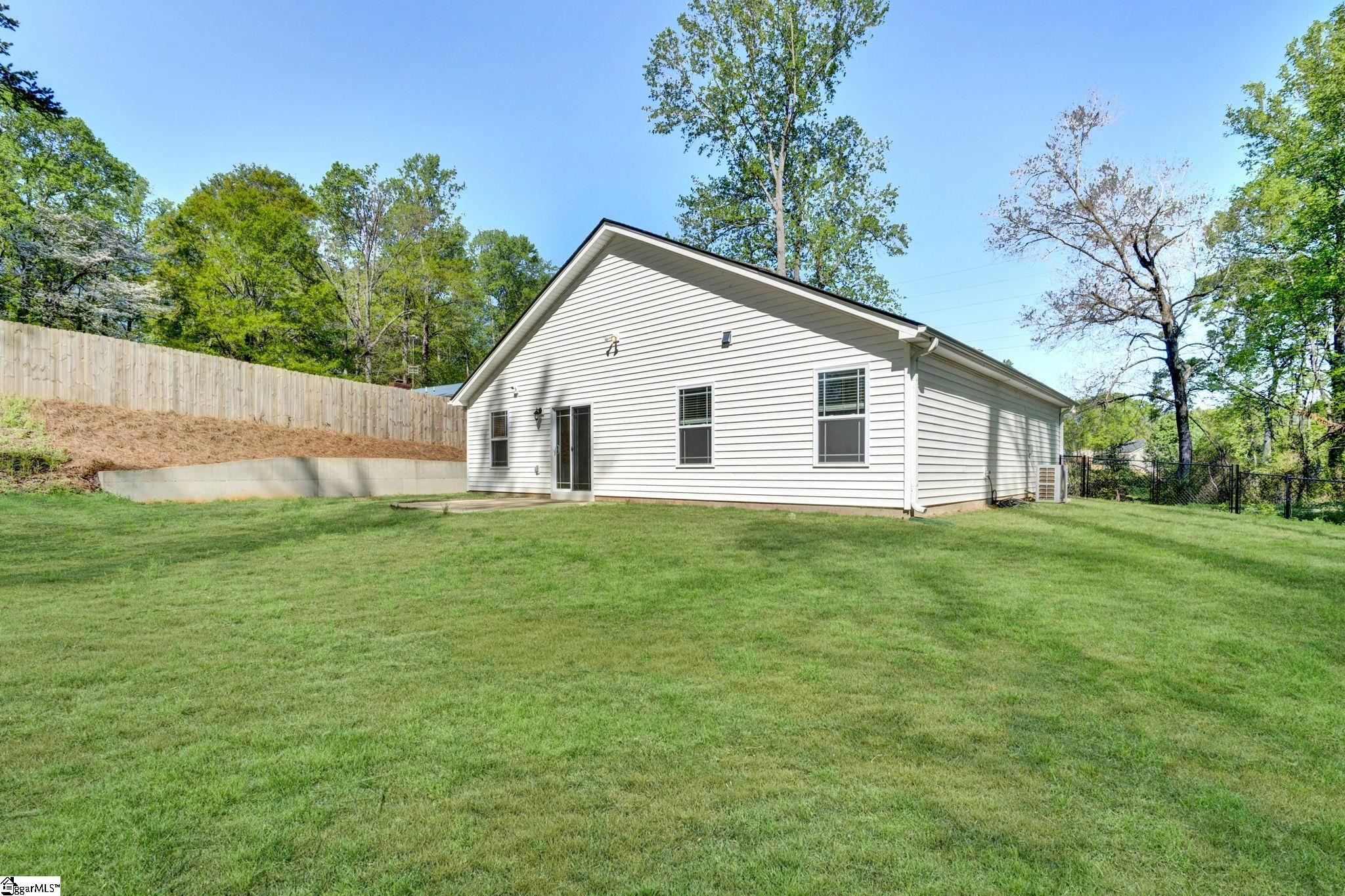 9 Willow Pines Court Spartanburg, SC 29303