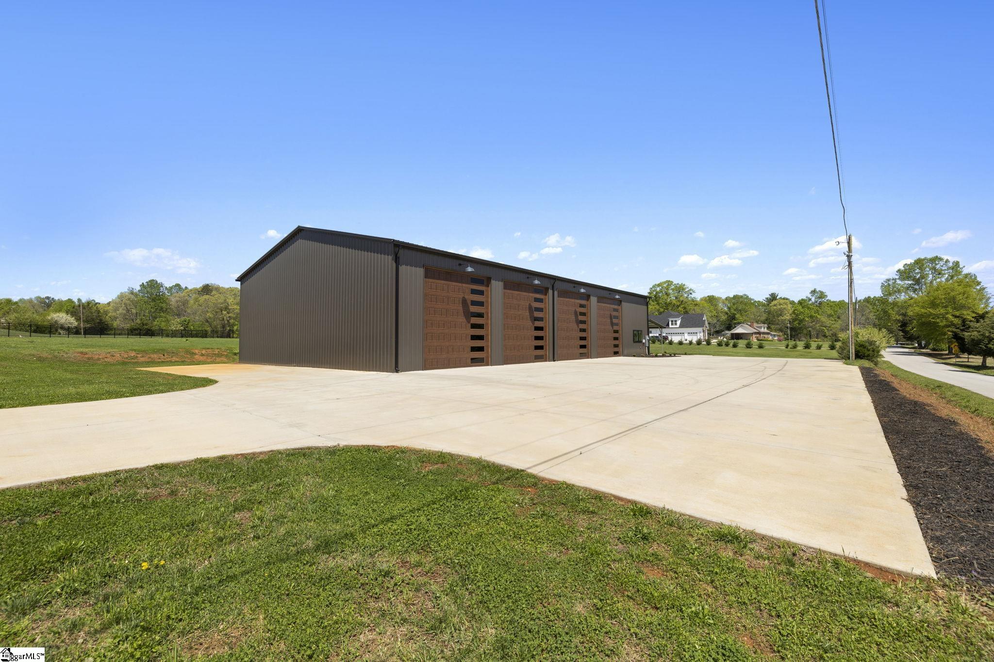 Homes for sale in Greer, SC | 2132 Edwards Lake Rd, Greer, SC 29651 | MLS# 1553886