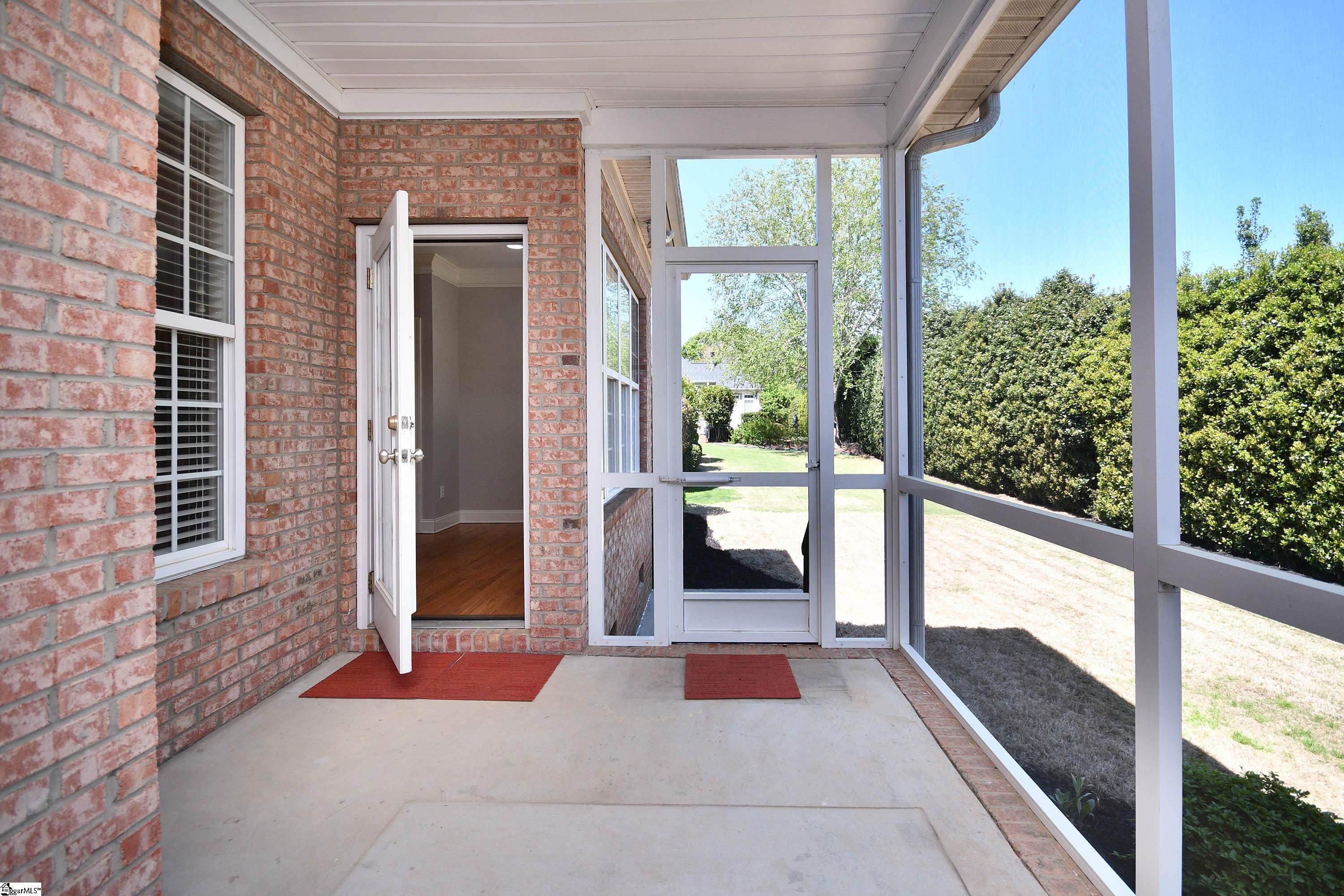 8 Lone Oak Avenue Simpsonville, SC 29681