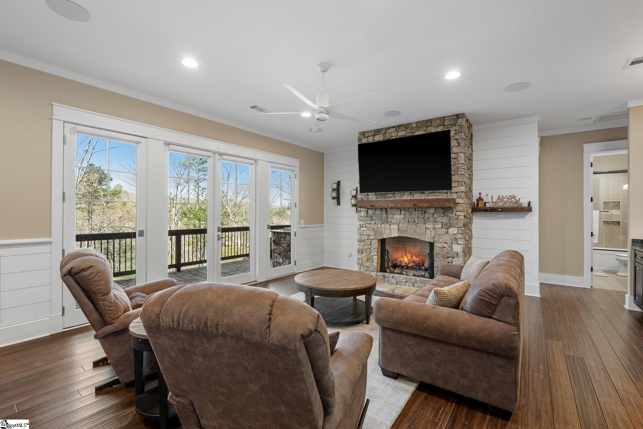 114 Peninsula Court Sunset, SC 29685