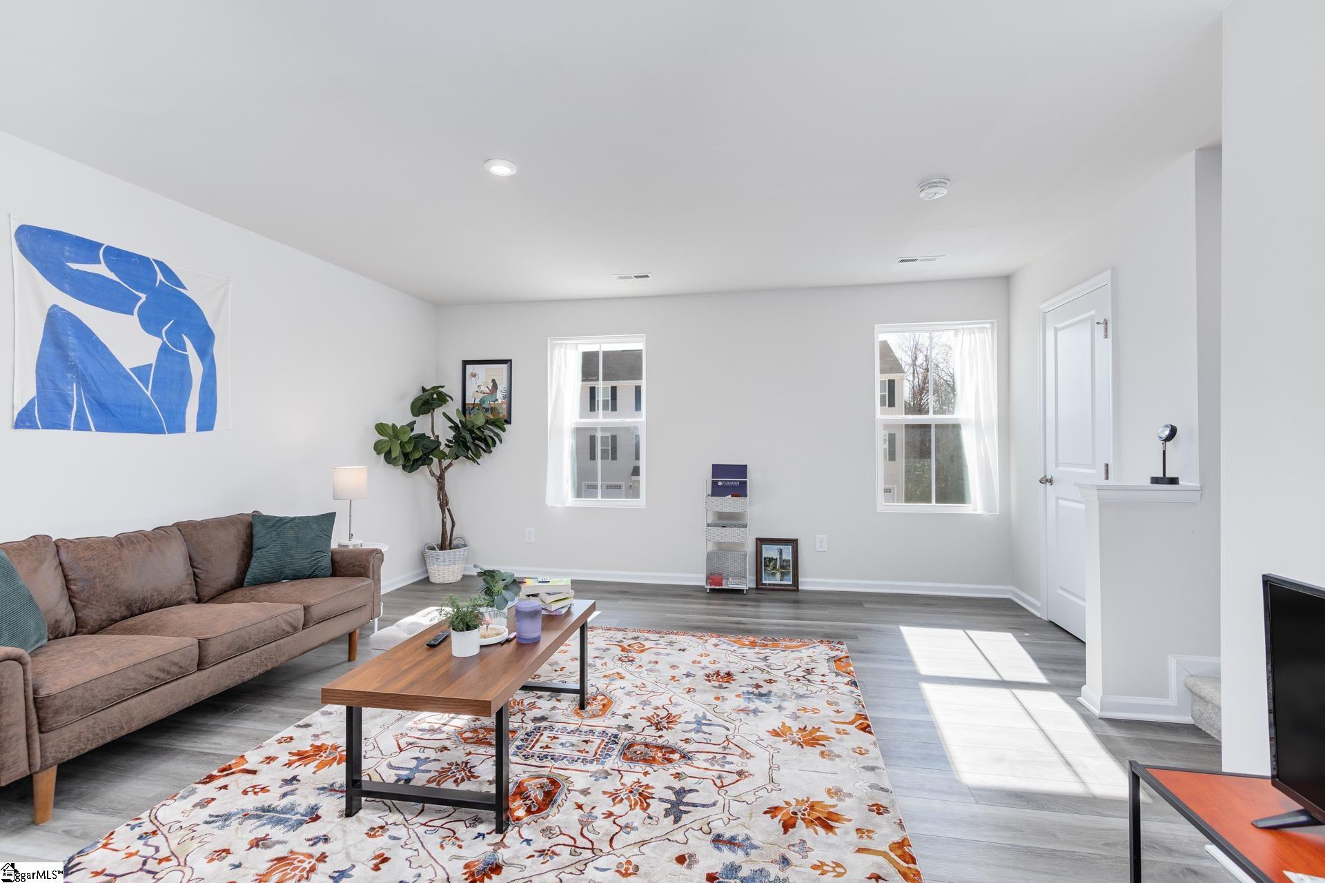 102 Verdant Leaf Way Greenville, SC 29617