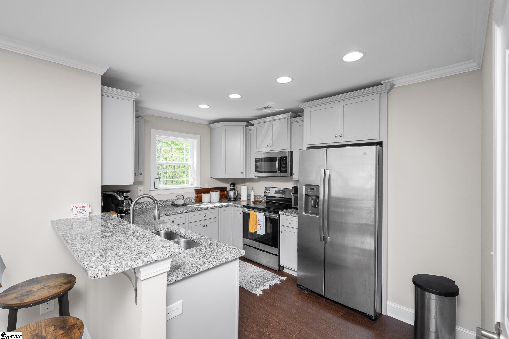 214 Country Glen Pelzer, SC 29669