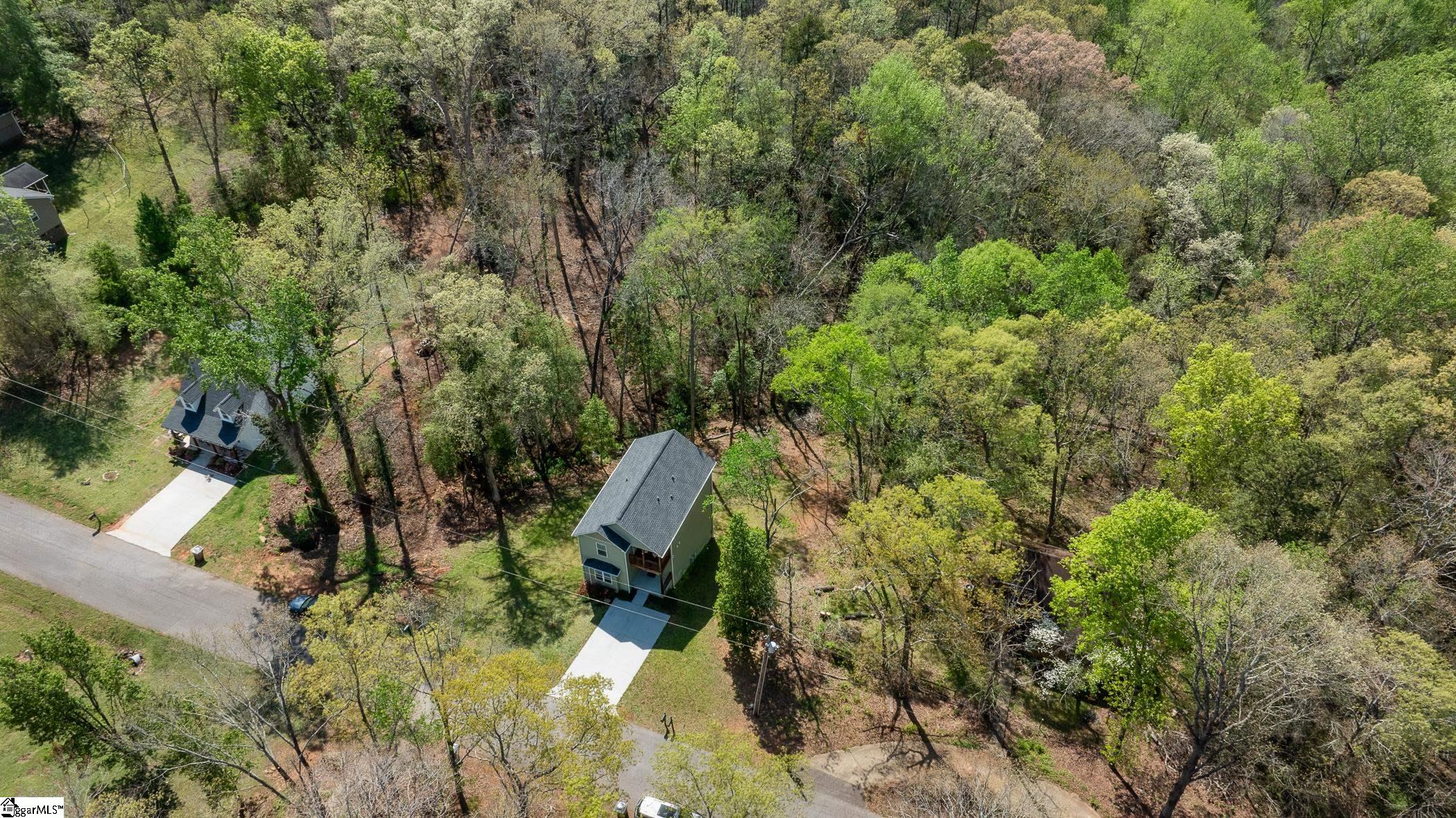 214 Country Glen Pelzer, SC 29669