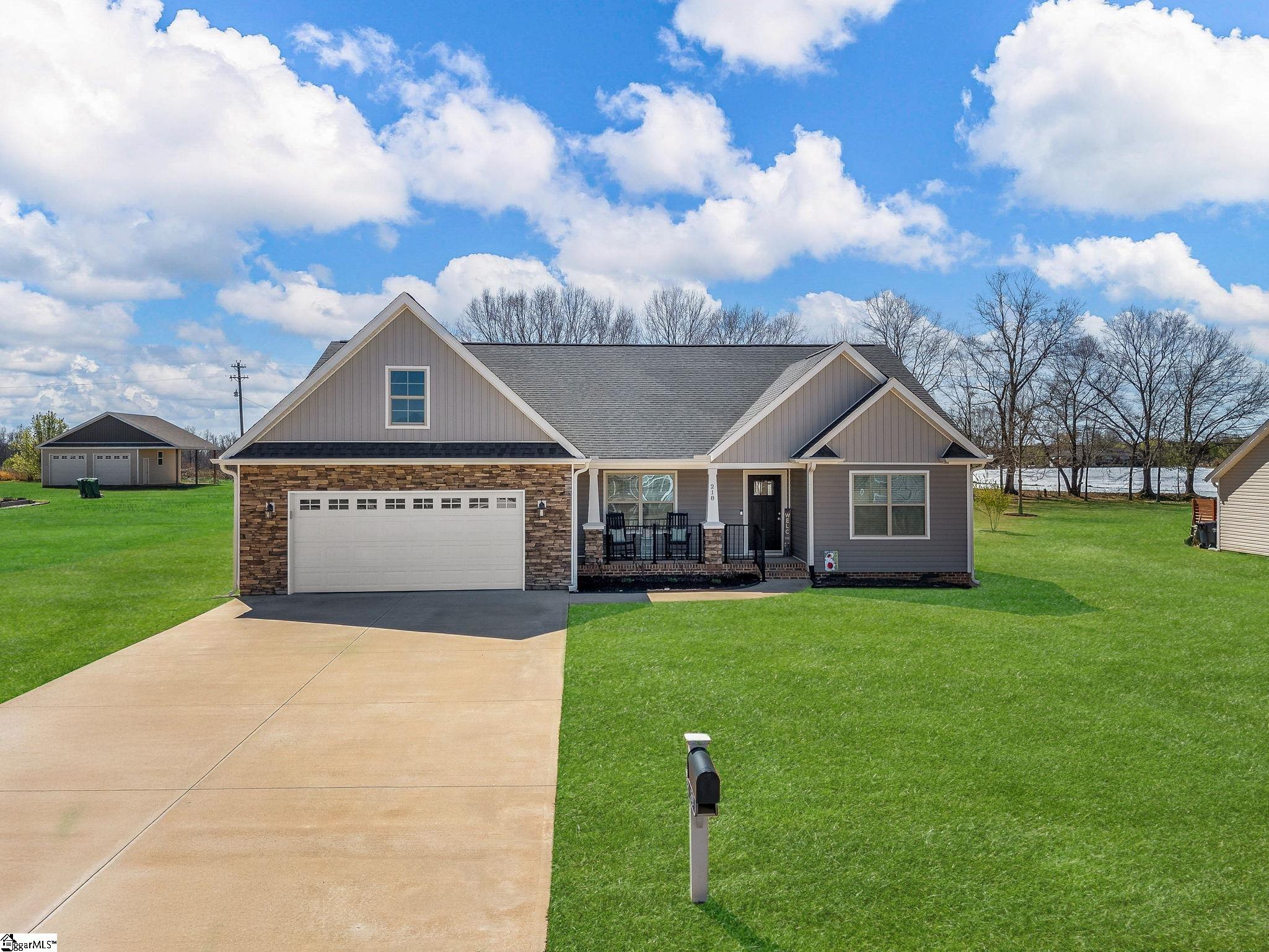 218 Little Man Drive Boiling Springs, SC 29316