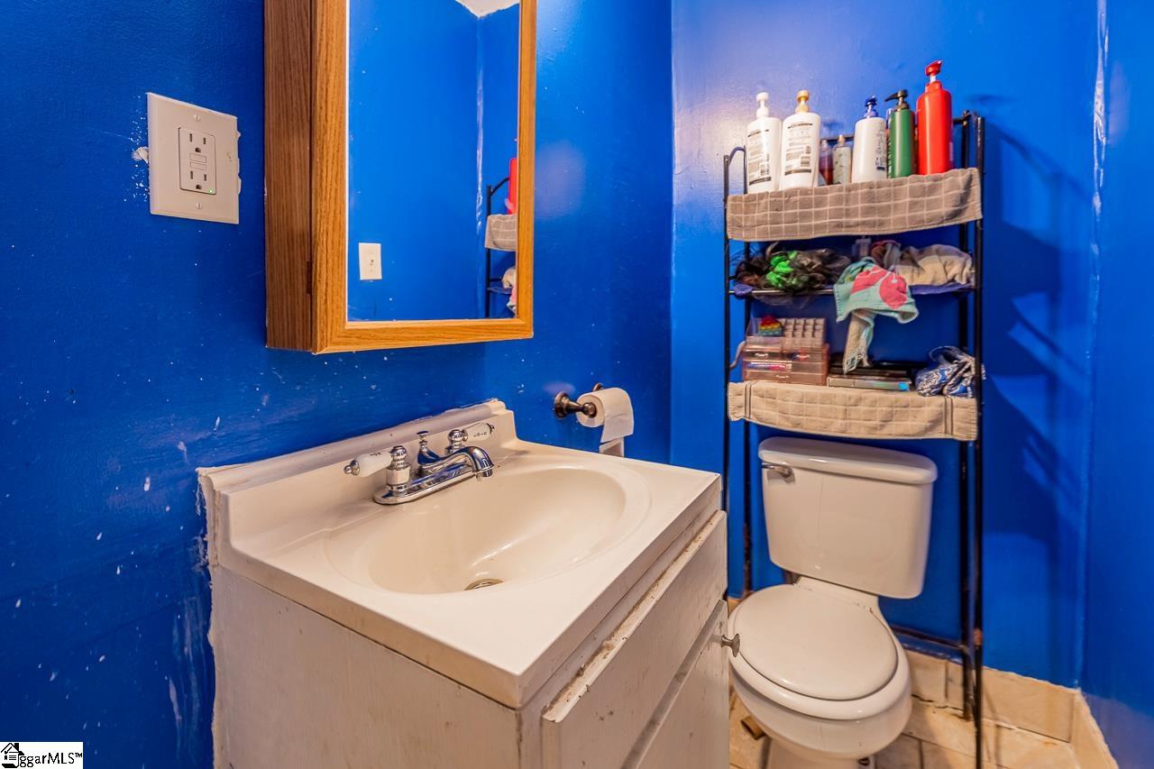 2 Woodward Street Greenville, SC 29611