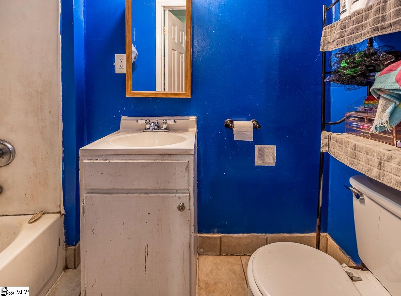 2 Woodward Street Greenville, SC 29611