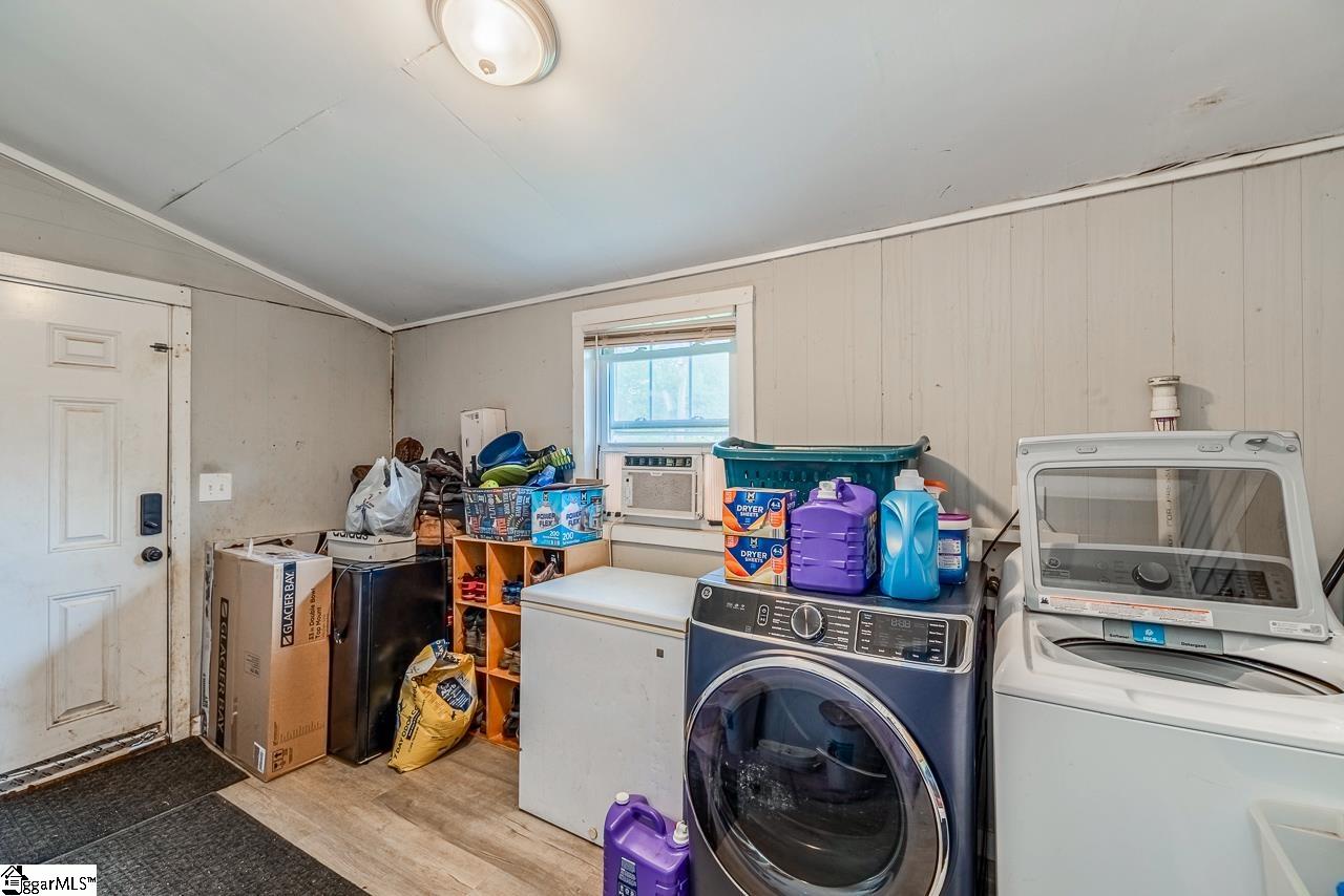2 Woodward Street Greenville, SC 29611