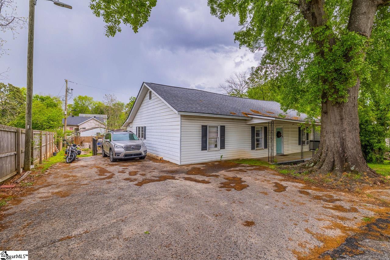 2 Woodward Street Greenville, SC 29611