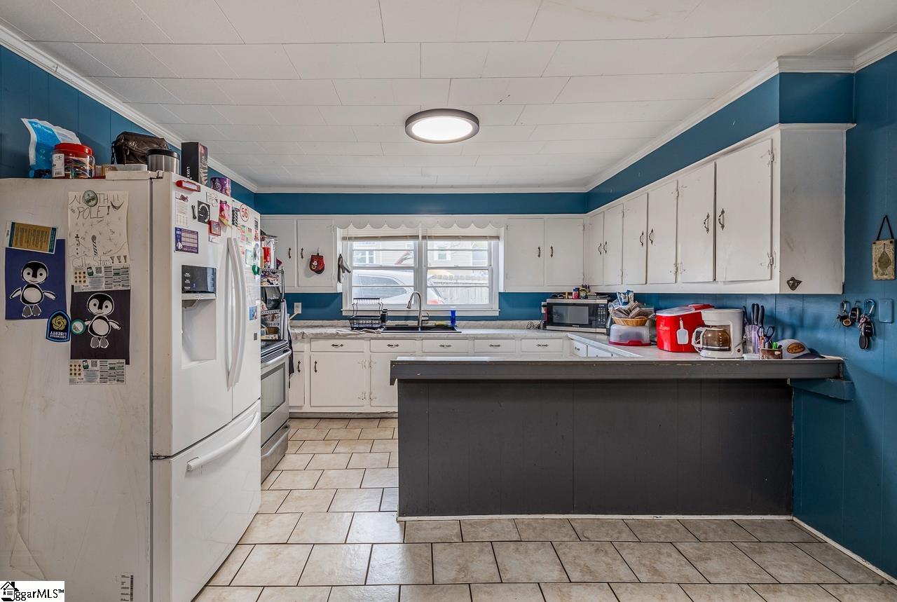 2 Woodward Street Greenville, SC 29611
