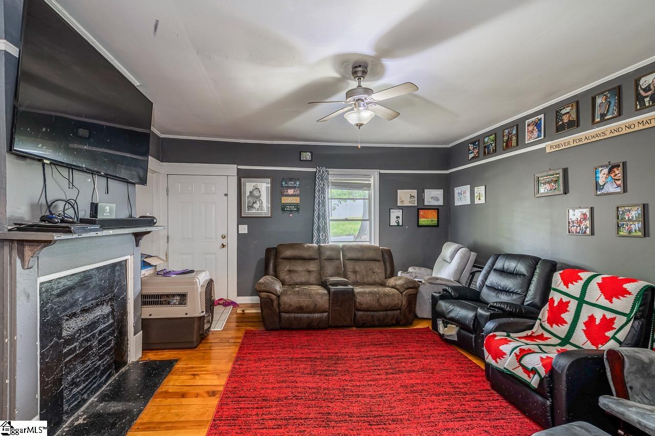 2 Woodward Street Greenville, SC 29611