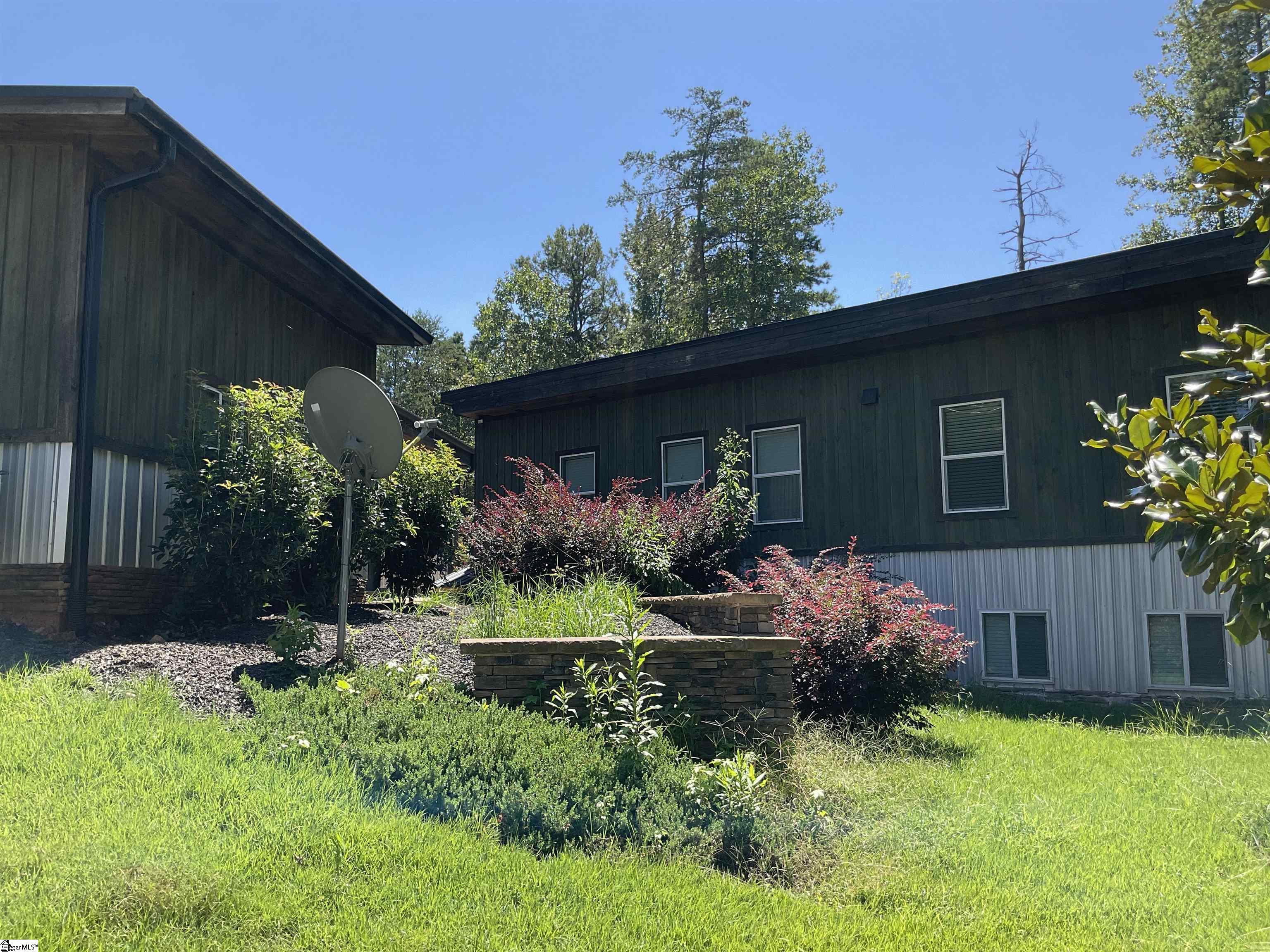 676 N Port Bass Drive Fair Play, SC 29643-2042