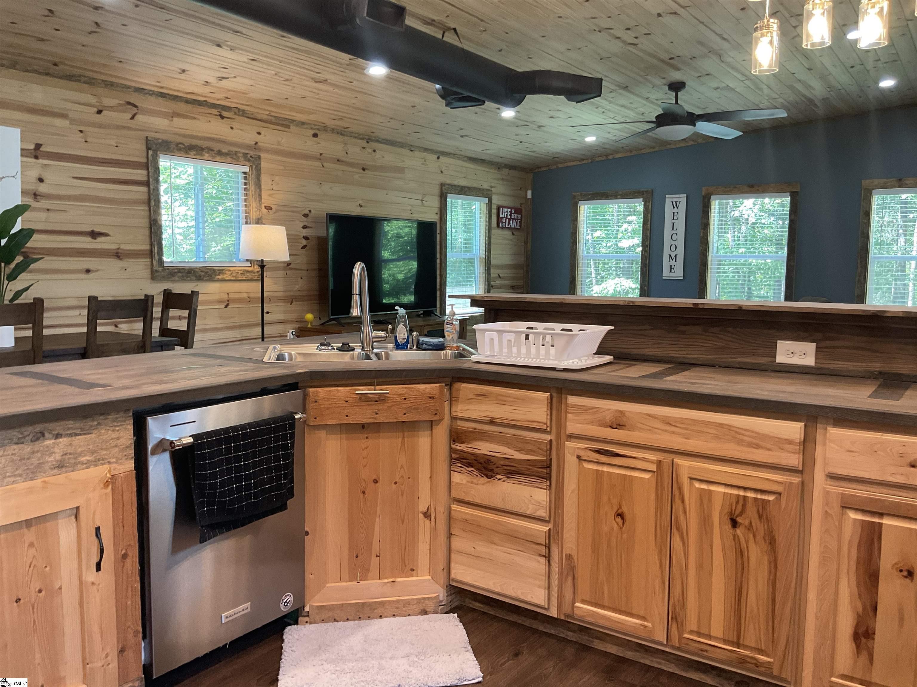676 N Port Bass Drive Fair Play, SC 29643-2042