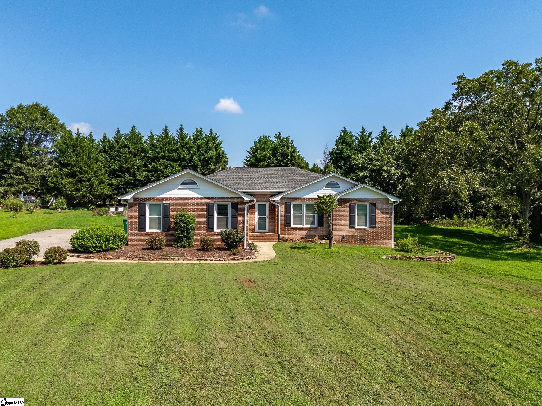 110 Miller Springs Drive Moore, SC 29369