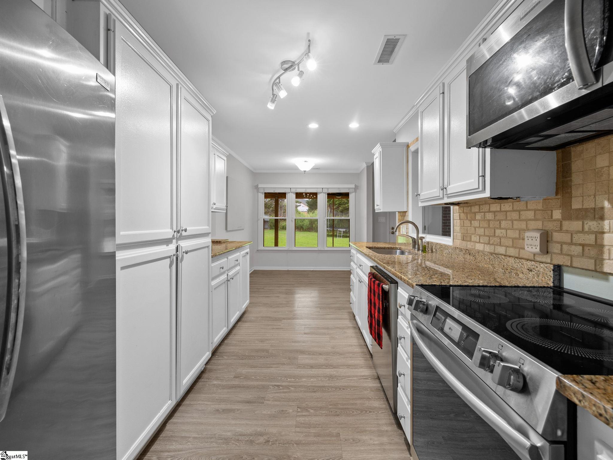 110 Miller Springs Drive Moore, SC 29369