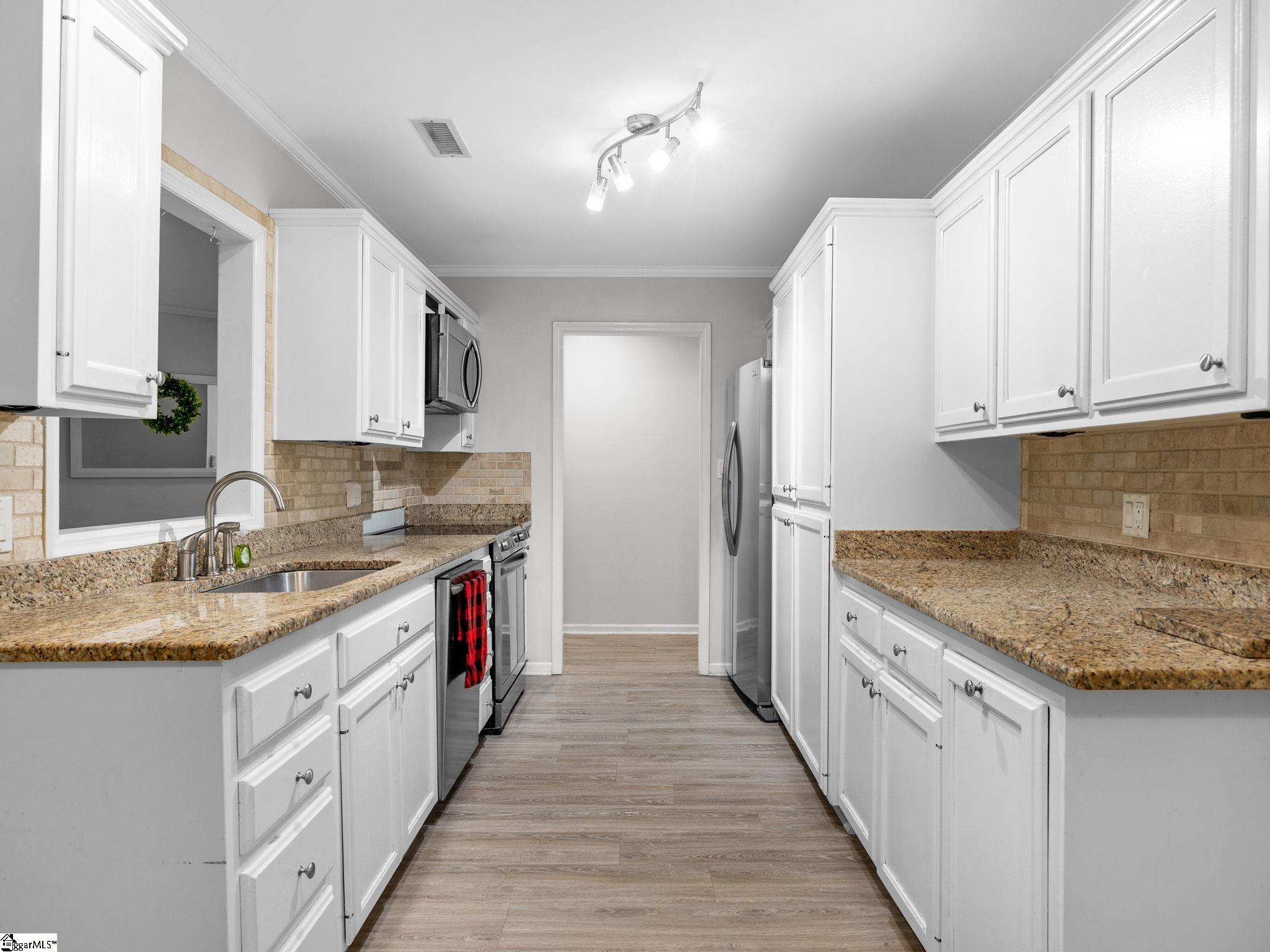 110 Miller Springs Drive Moore, SC 29369
