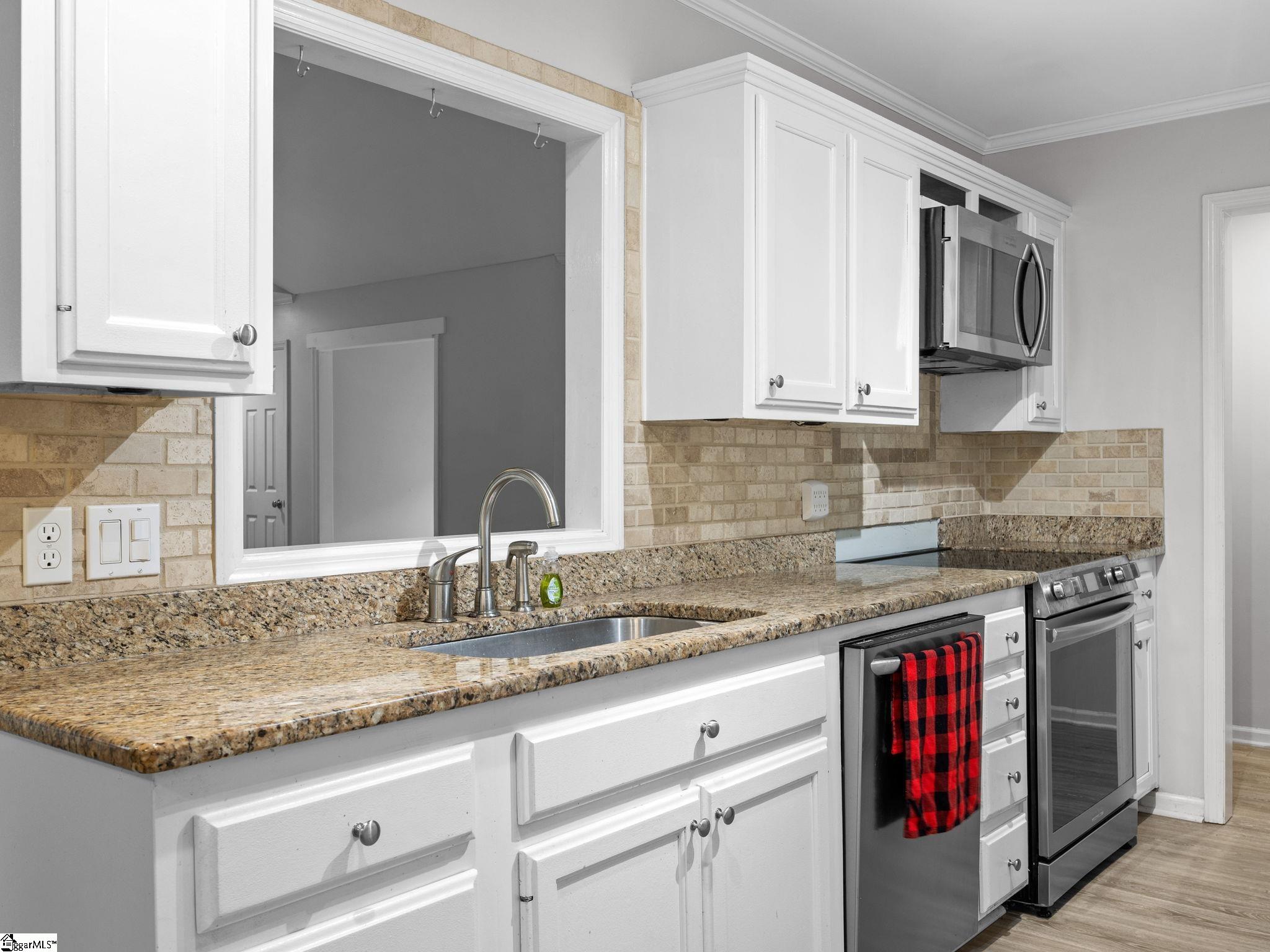 110 Miller Springs Drive Moore, SC 29369