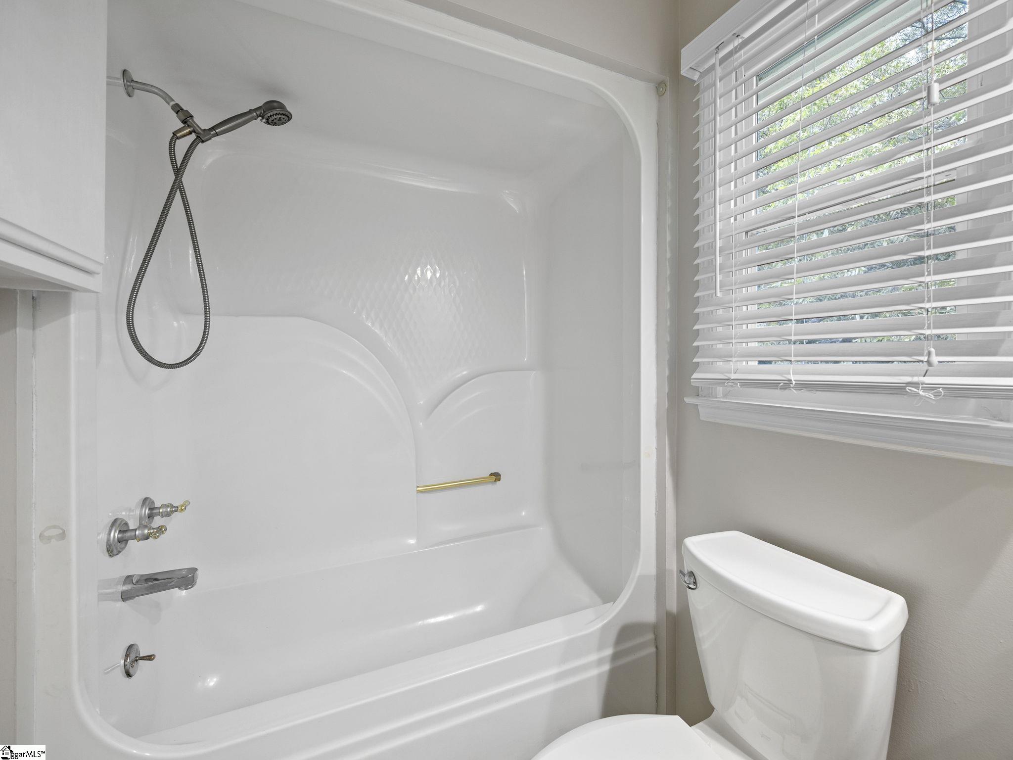 110 Miller Springs Drive Moore, SC 29369