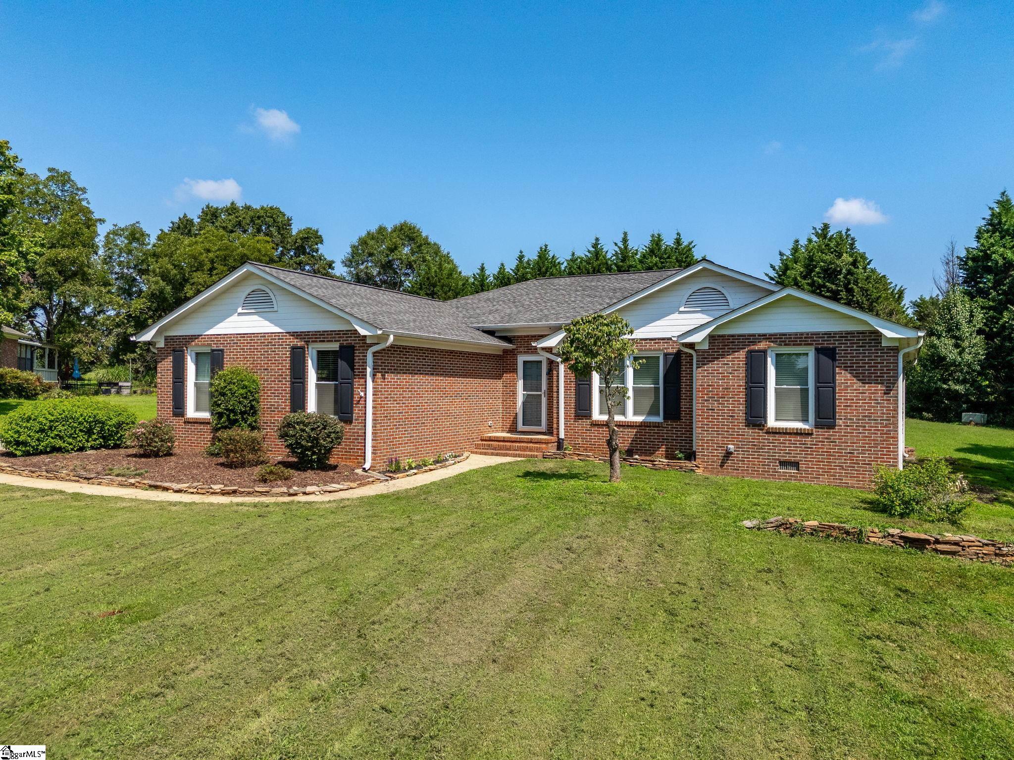 110 Miller Springs Drive Moore, SC 29369