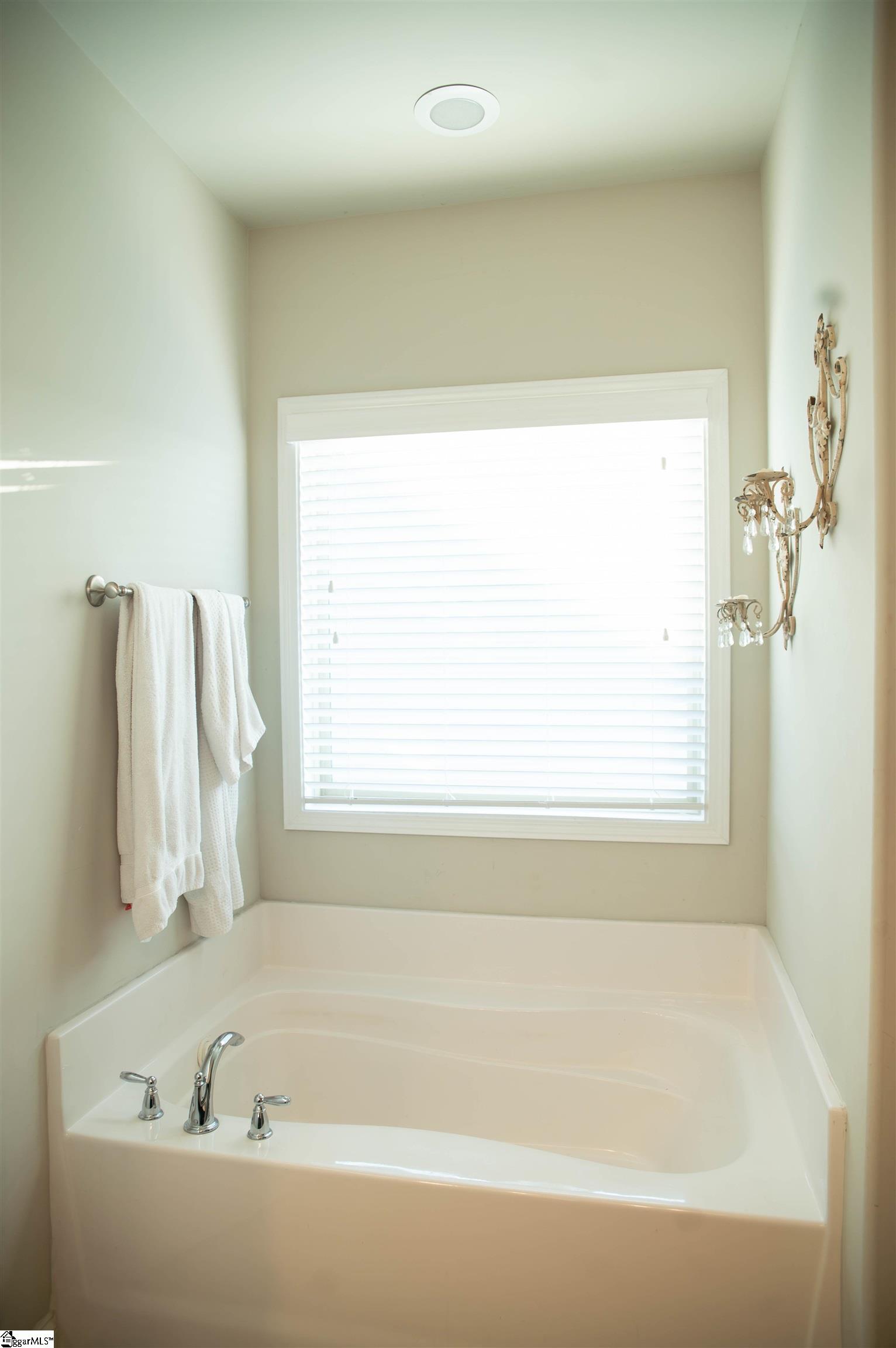24 Dunsborough Drive Simpsonville, SC 29680