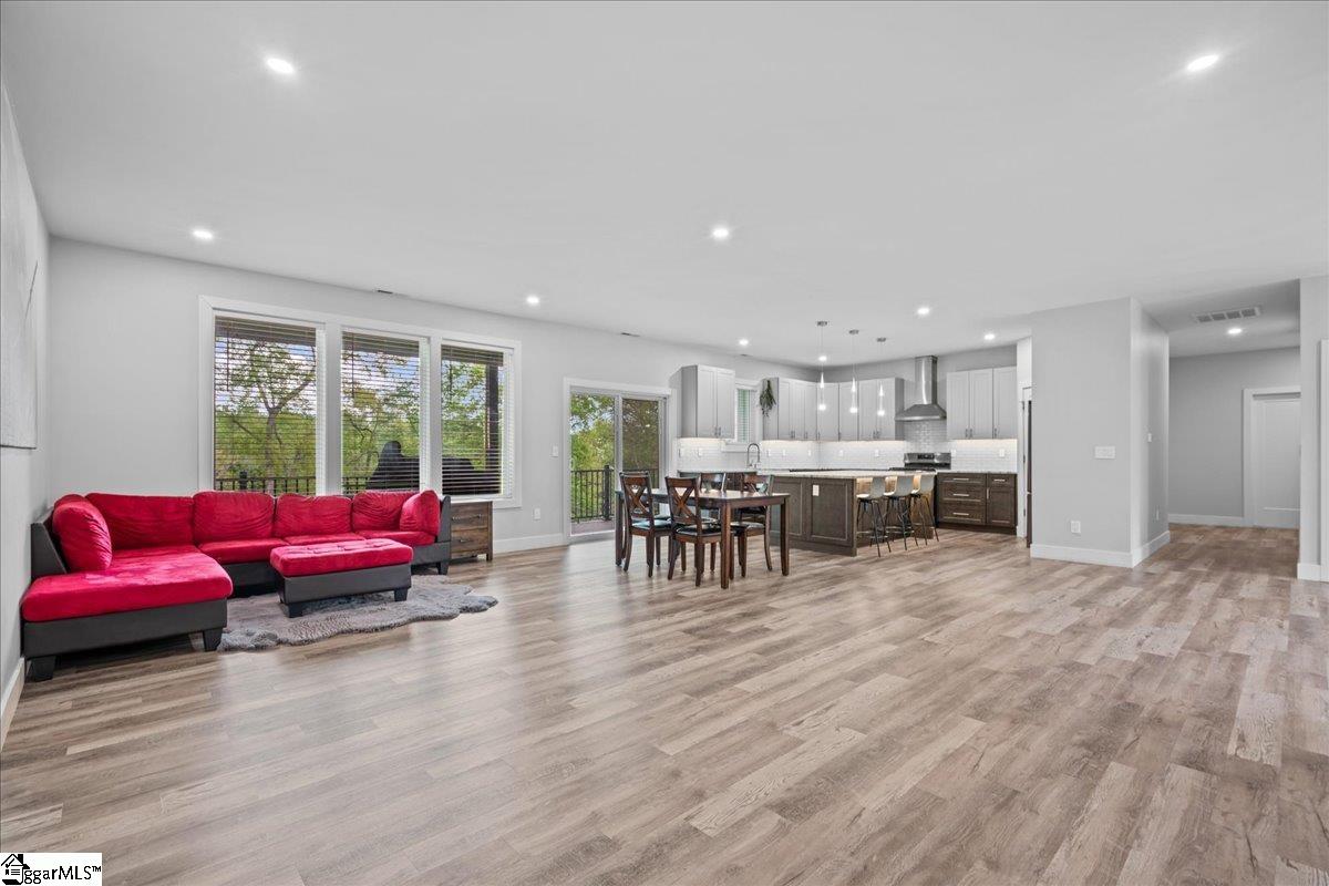 308 Pineridge Drive Spartanburg, SC 29303