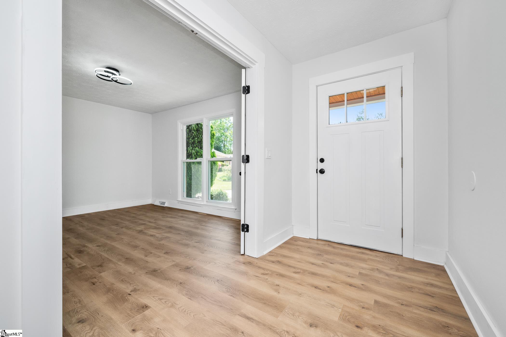 3 Hibourne Court Greenville, SC 29615