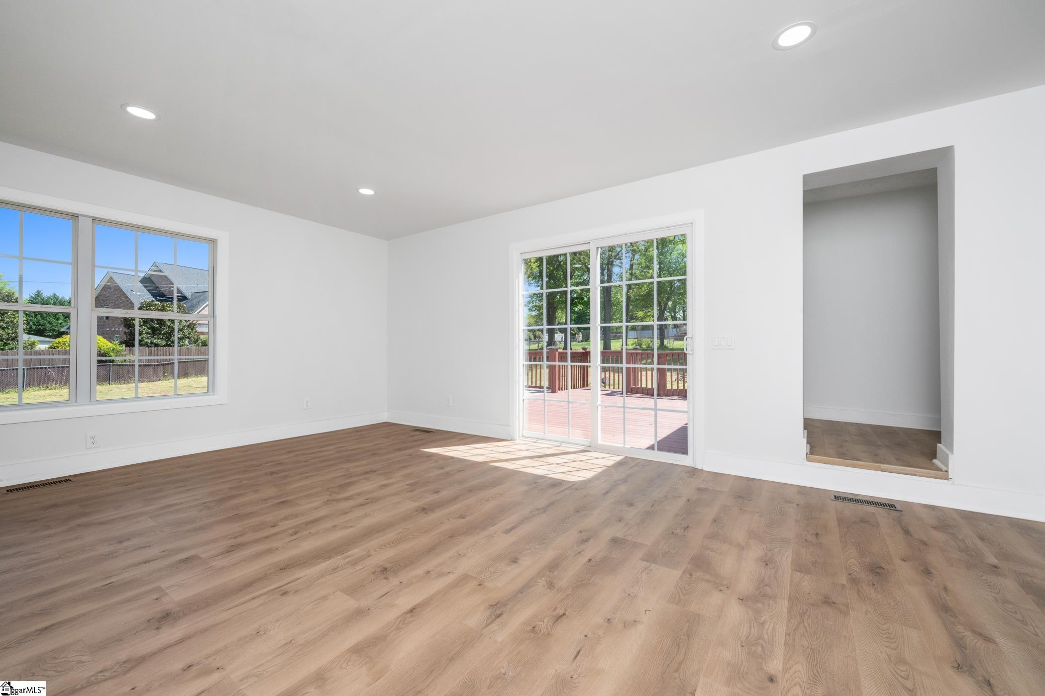 3 Hibourne Court Greenville, SC 29615